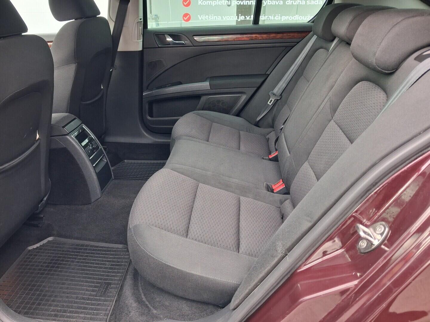 OM190V02762_29.webp_SUPERB Elegance 2.0 TDI 103 kW manuál