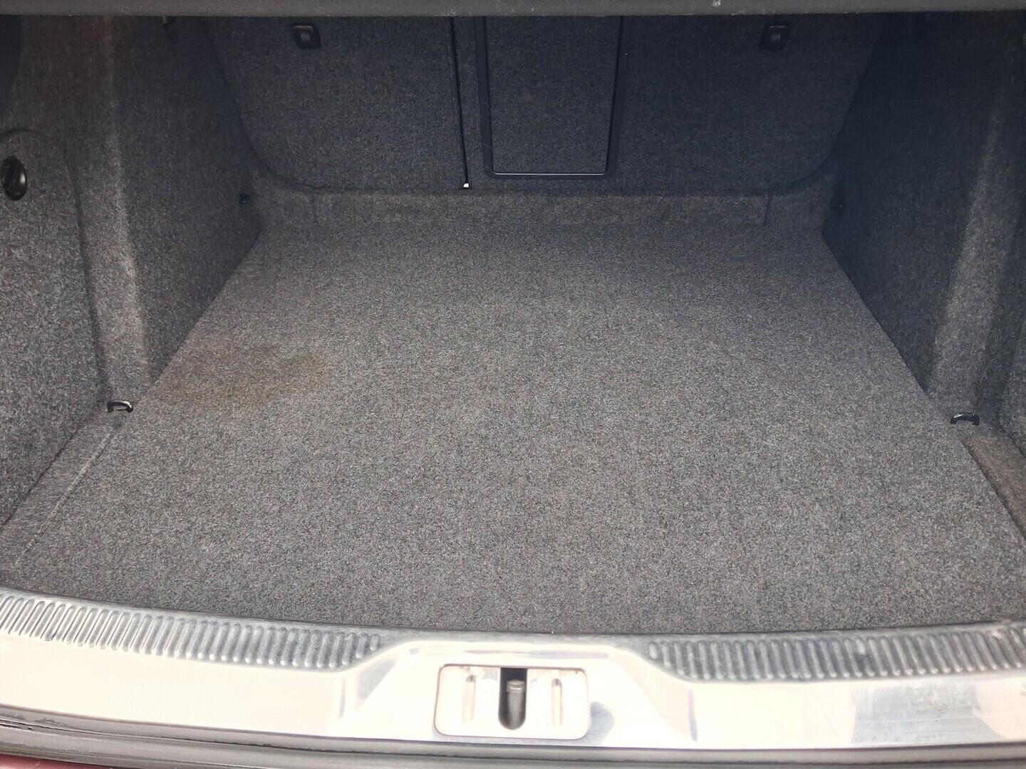 OM190V02762_30.webp_SUPERB Elegance 2.0 TDI 103 kW manuál