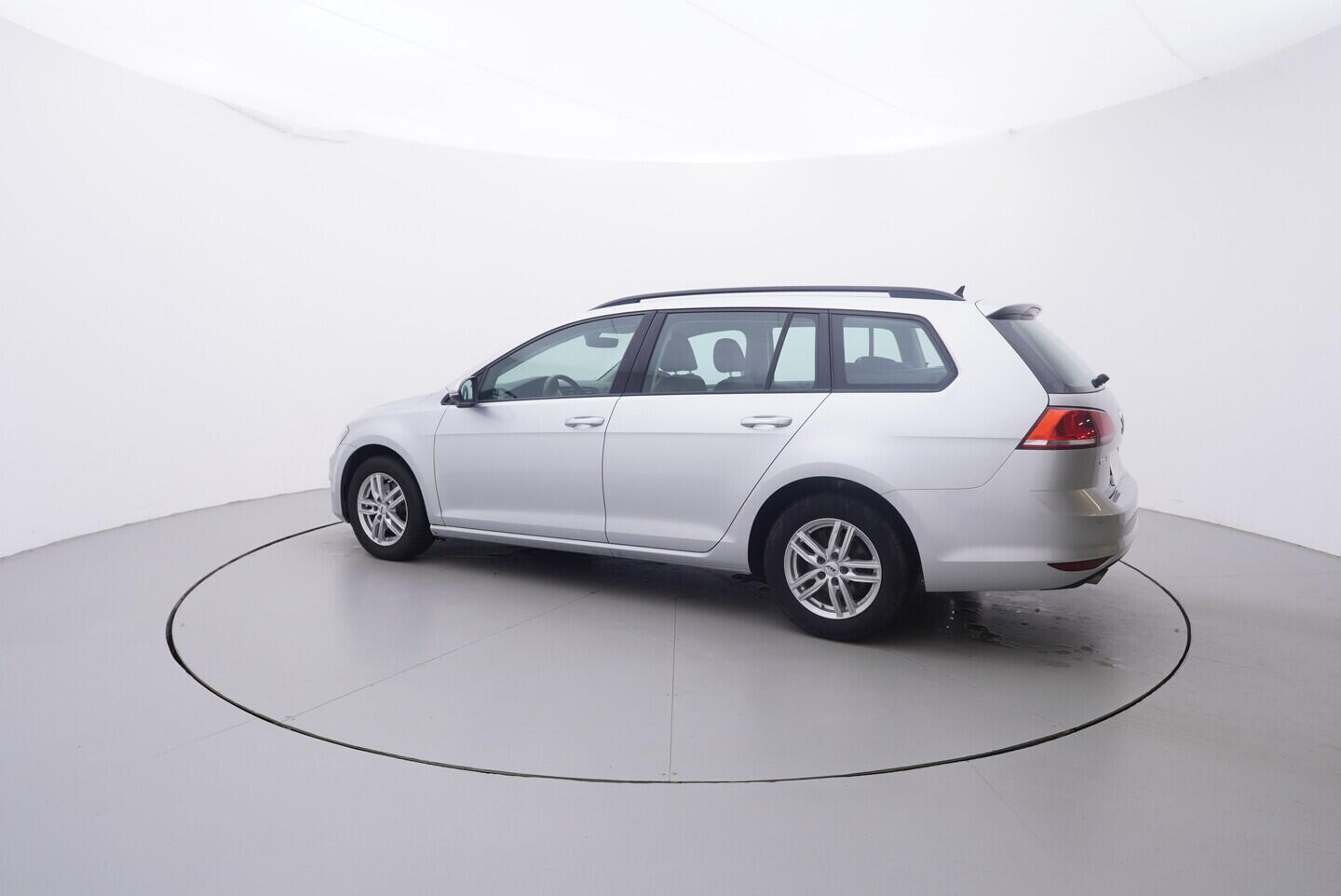 OM190V02765_12.webp_GOLF VARIANT Comfortline 1.6 TDI 81 kW automat