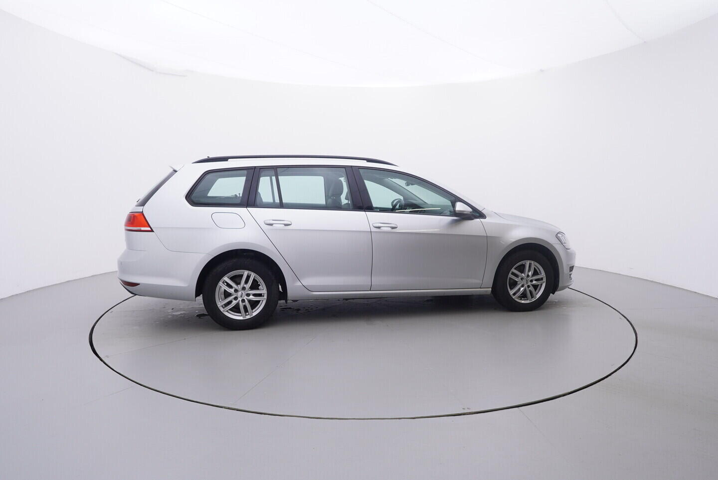 OM190V02765_15.webp_GOLF VARIANT Comfortline 1.6 TDI 81 kW automat