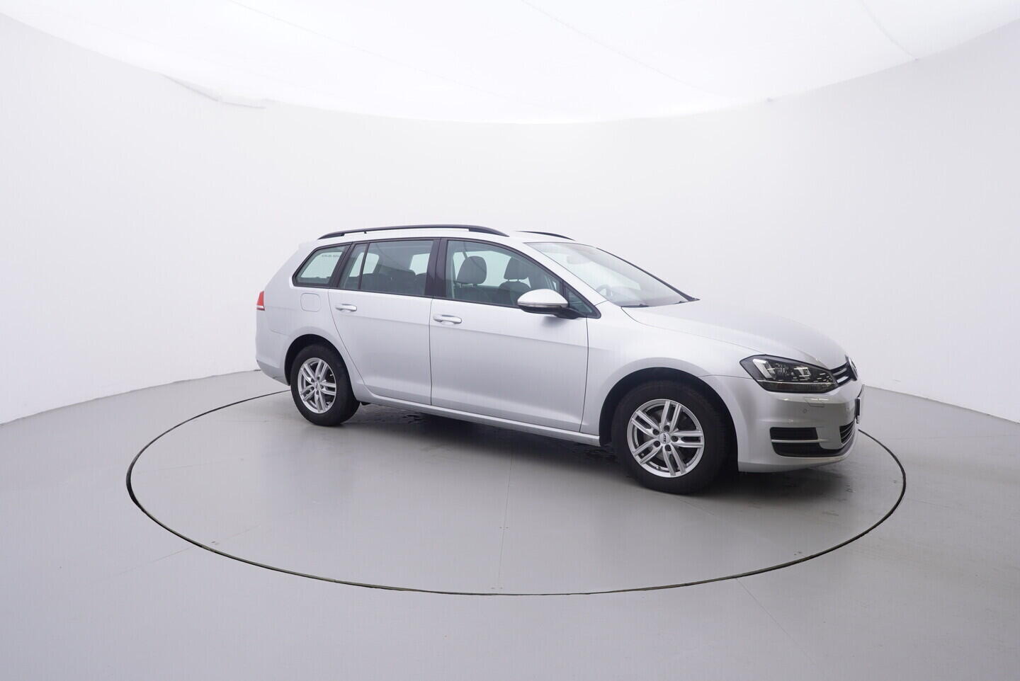 OM190V02765_16.webp_GOLF VARIANT Comfortline 1.6 TDI 81 kW automat