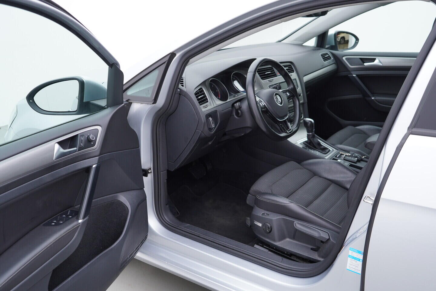 OM190V02765_18.webp_GOLF VARIANT Comfortline 1.6 TDI 81 kW automat