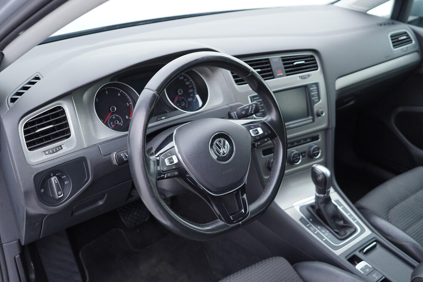 OM190V02765_22.webp_GOLF VARIANT Comfortline 1.6 TDI 81 kW automat