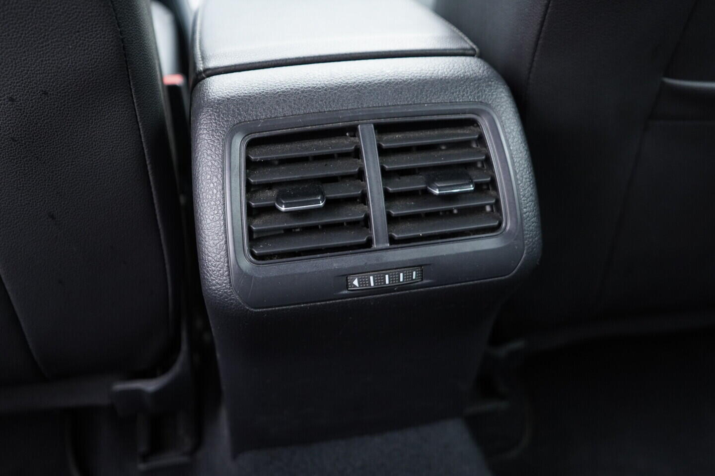 OM190V02765_36.webp_GOLF VARIANT Comfortline 1.6 TDI 81 kW automat