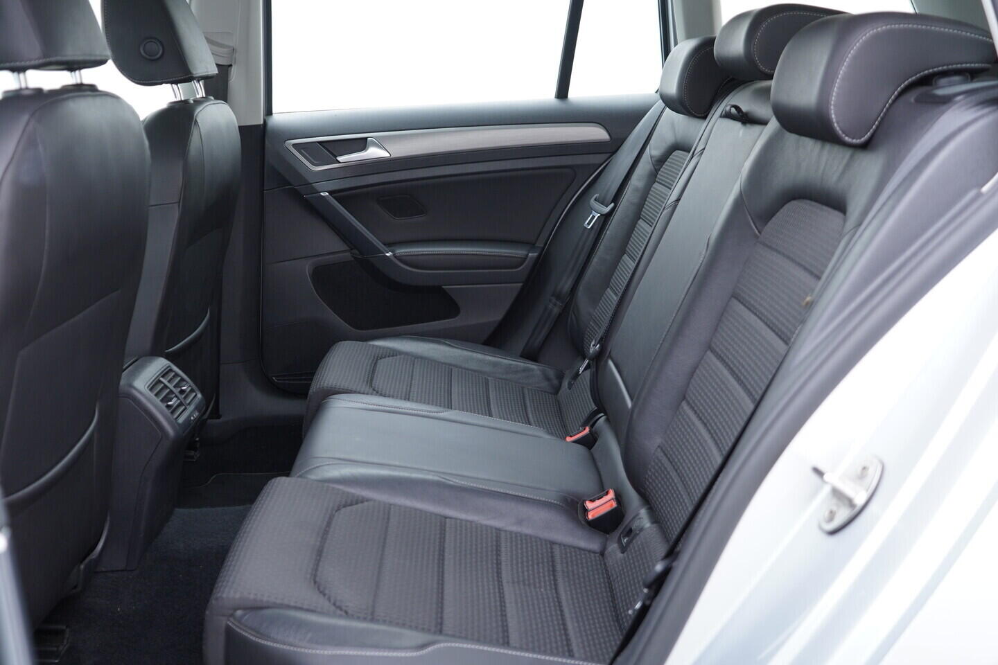 OM190V02765_37.webp_GOLF VARIANT Comfortline 1.6 TDI 81 kW automat