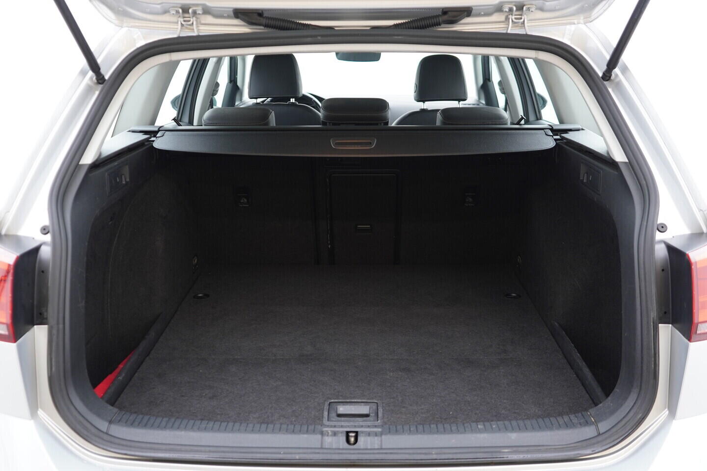 OM190V02765_38.webp_GOLF VARIANT Comfortline 1.6 TDI 81 kW automat
