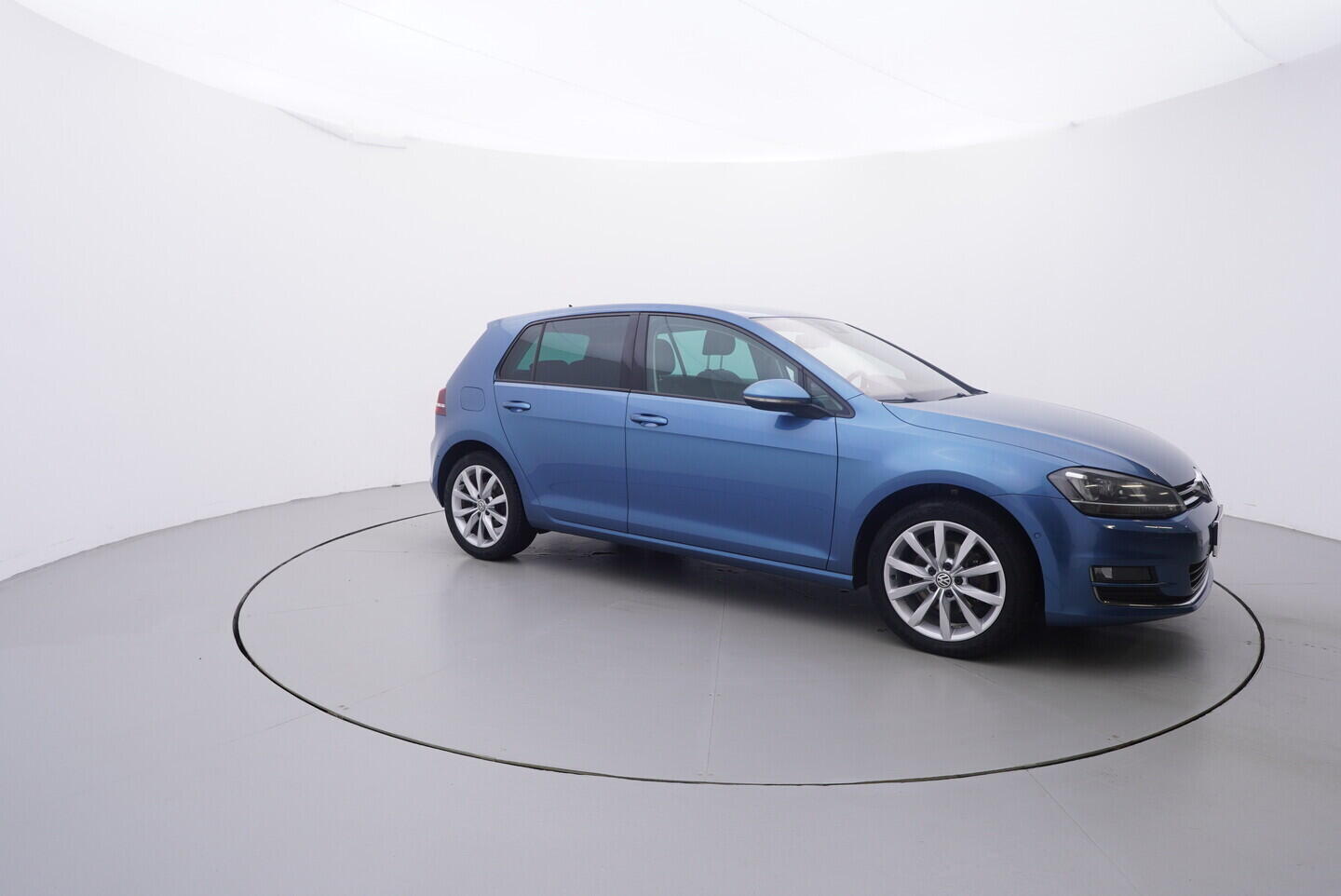 OM190V02766_16.webp_GOLF Highline 2.0 TDI 110 kW automat