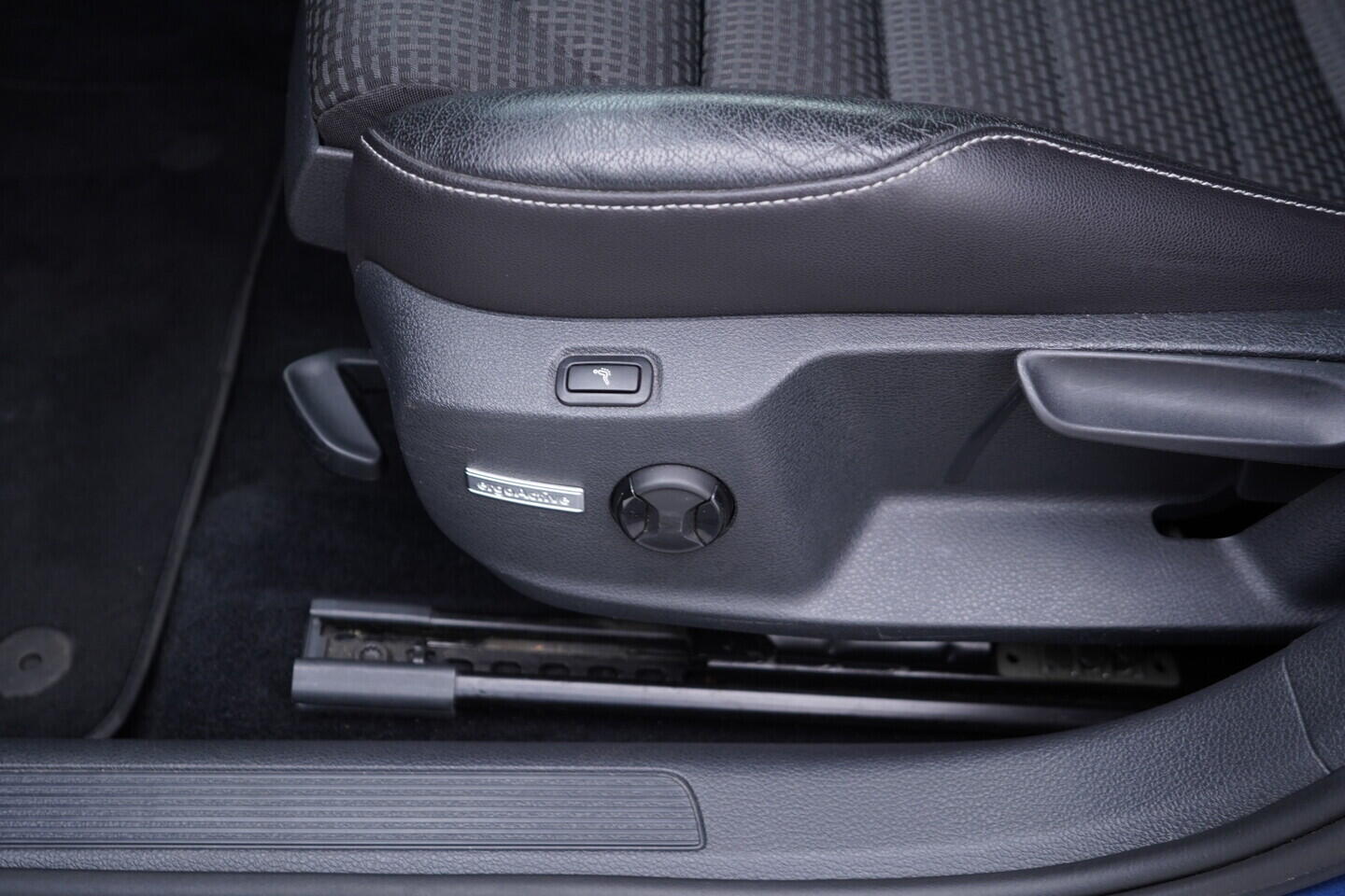 OM190V02766_20.webp_GOLF Highline 2.0 TDI 110 kW automat