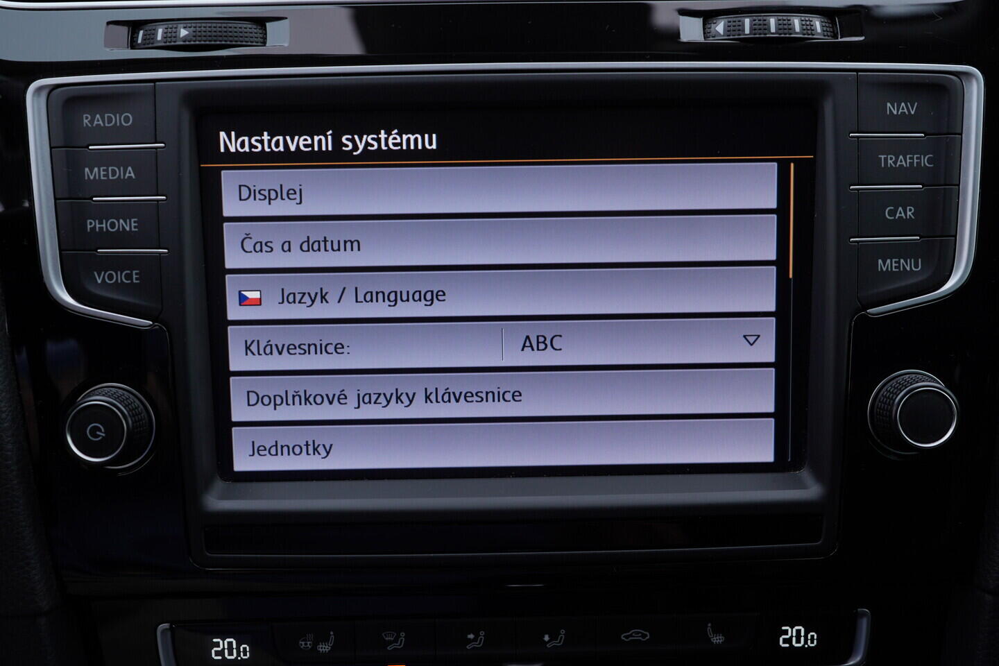 OM190V02766_38.webp_GOLF Highline 2.0 TDI 110 kW automat