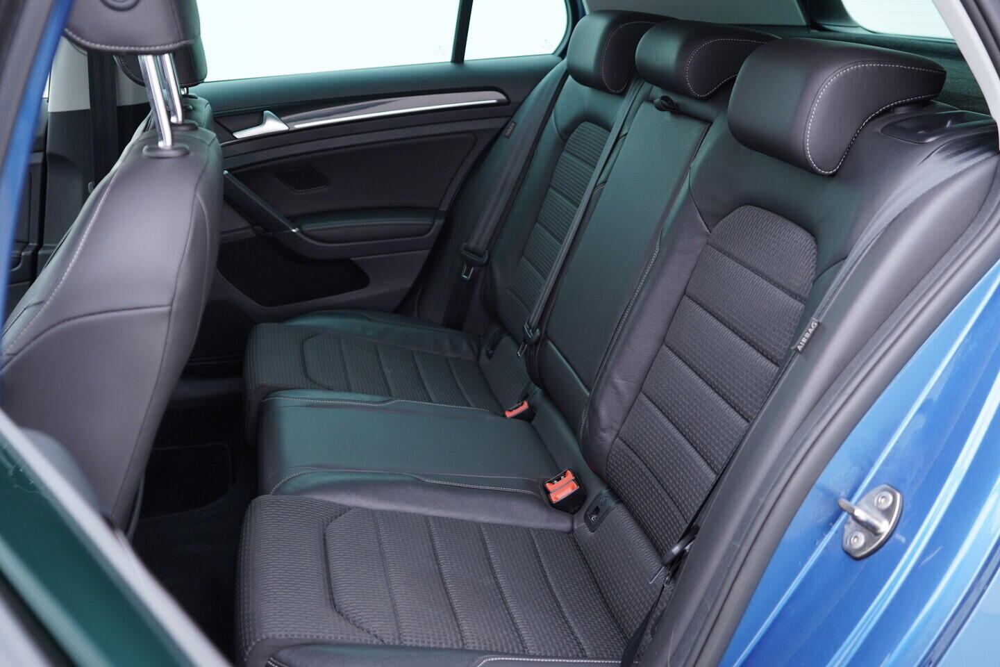 OM190V02766_44.webp_GOLF Highline 2.0 TDI 110 kW automat