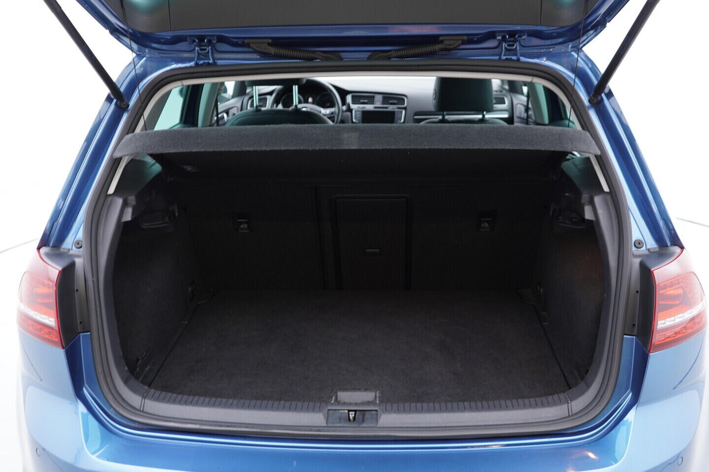 OM190V02766_45.webp_GOLF Highline 2.0 TDI 110 kW automat