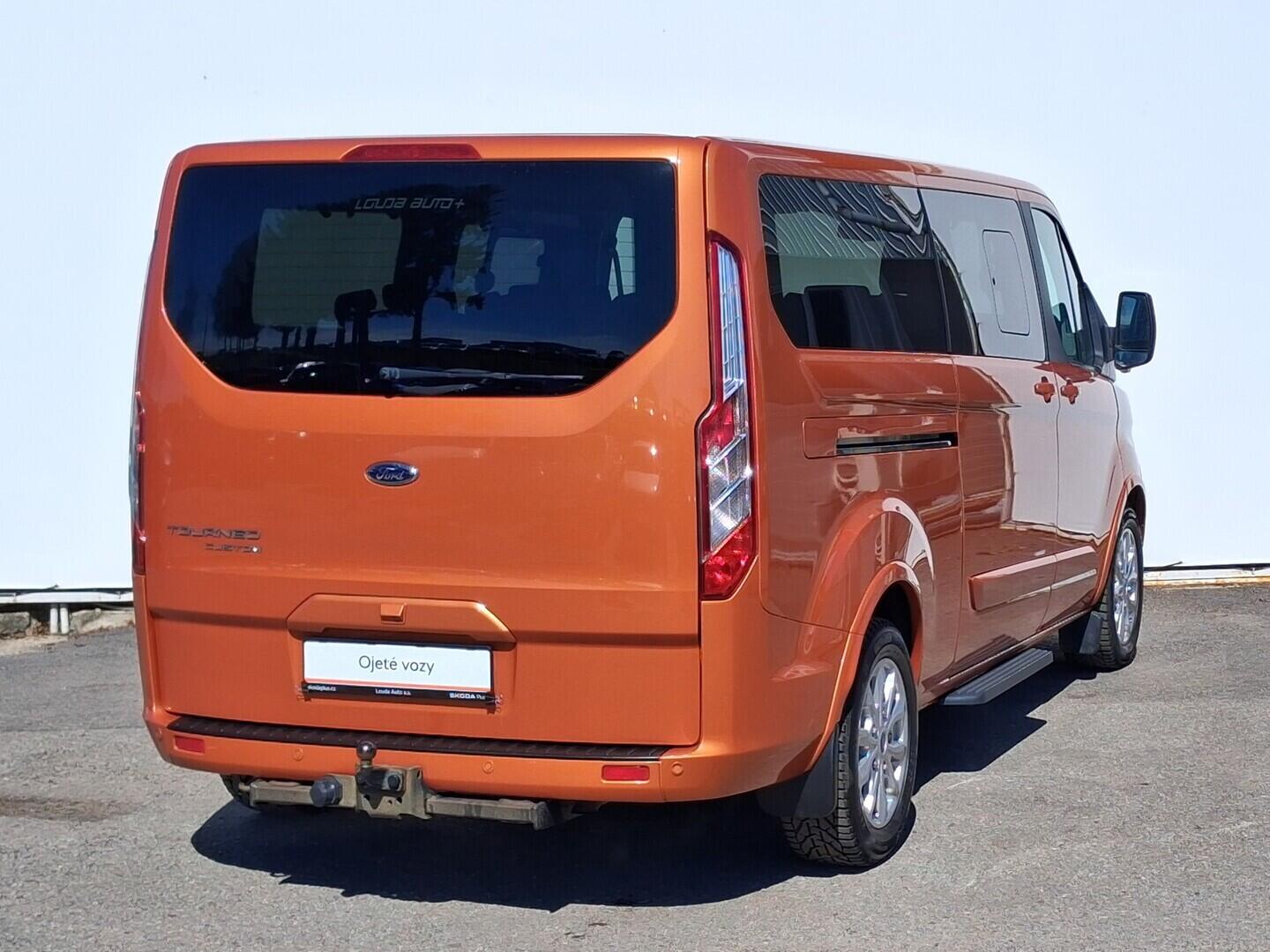 OM190V02767_11.webp_TOURNEO CUSTOM Titanium 2.0 TDCI 125 kW manuál