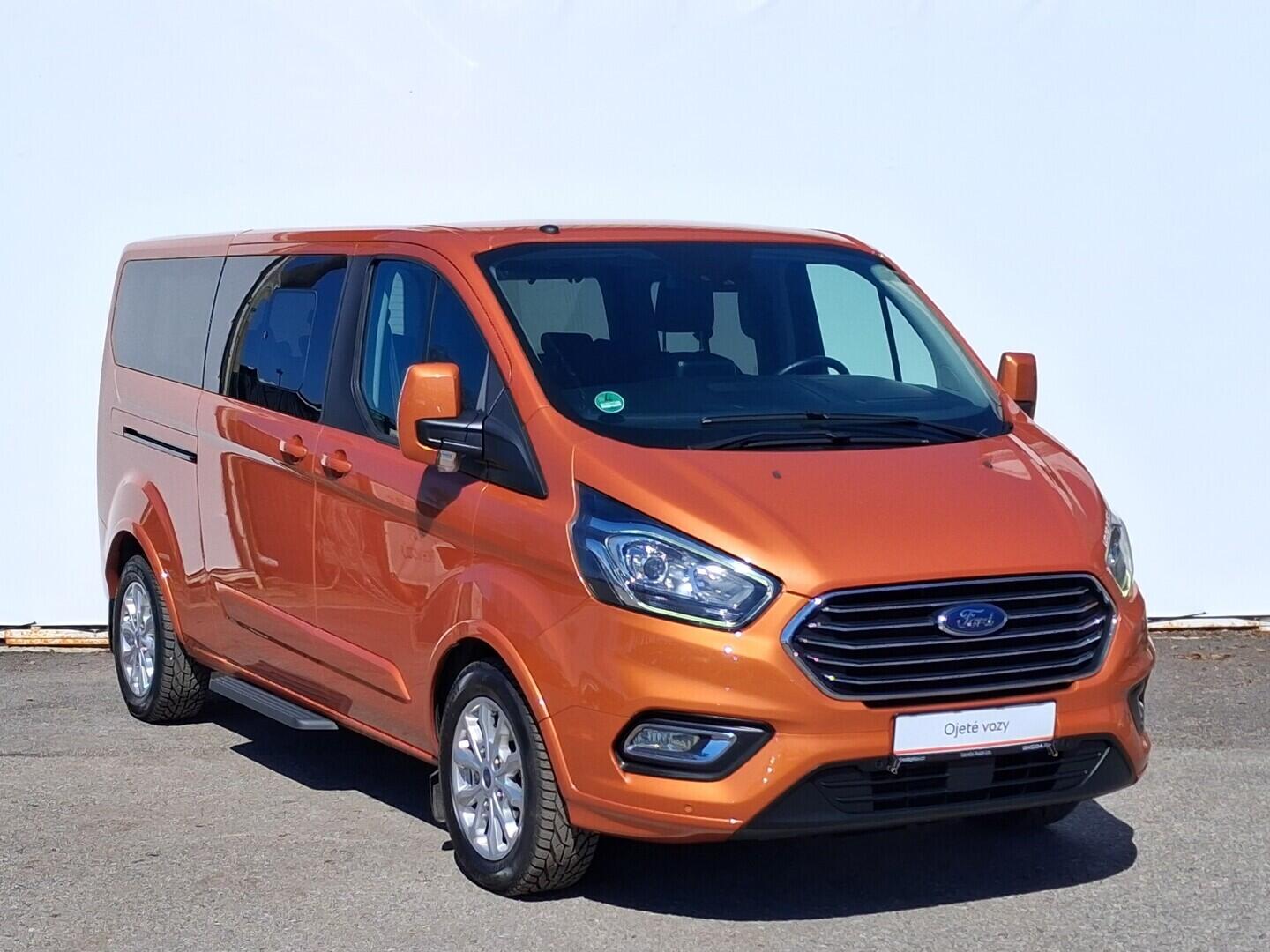 OM190V02767_14.webp_TOURNEO CUSTOM Titanium 2.0 TDCI 125 kW manuál