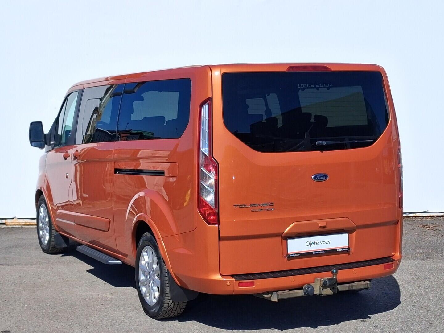 OM190V02767_15.webp_TOURNEO CUSTOM Titanium 2.0 TDCI 125 kW manuál