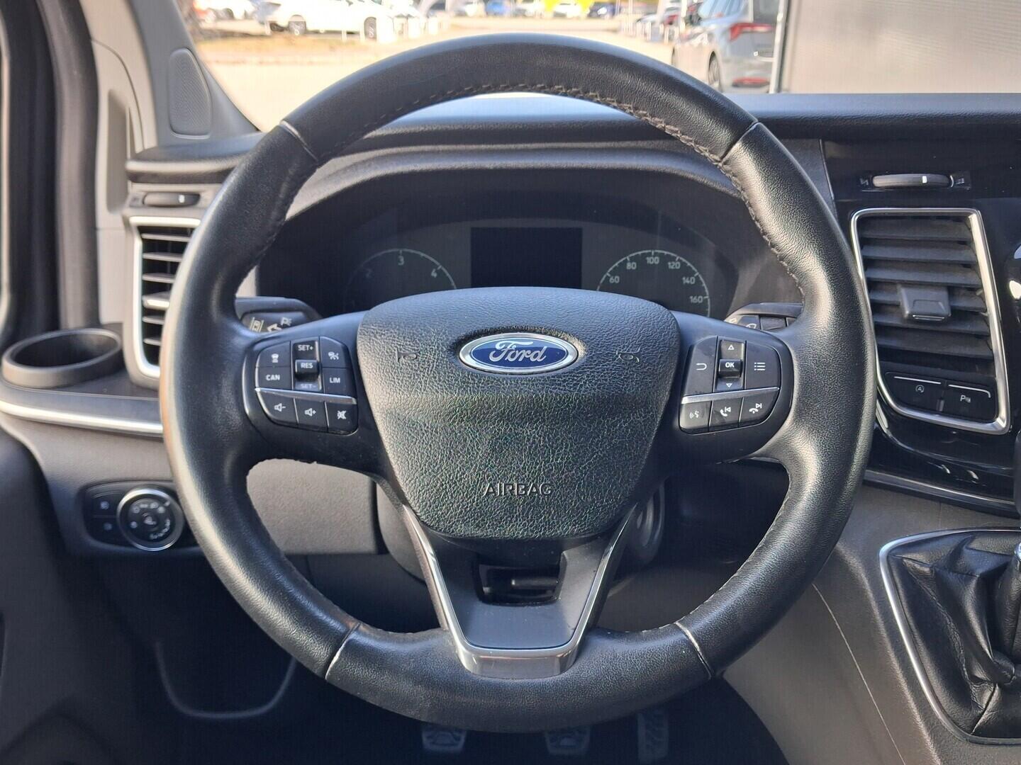 OM190V02767_23.webp_TOURNEO CUSTOM Titanium 2.0 TDCI 125 kW manuál