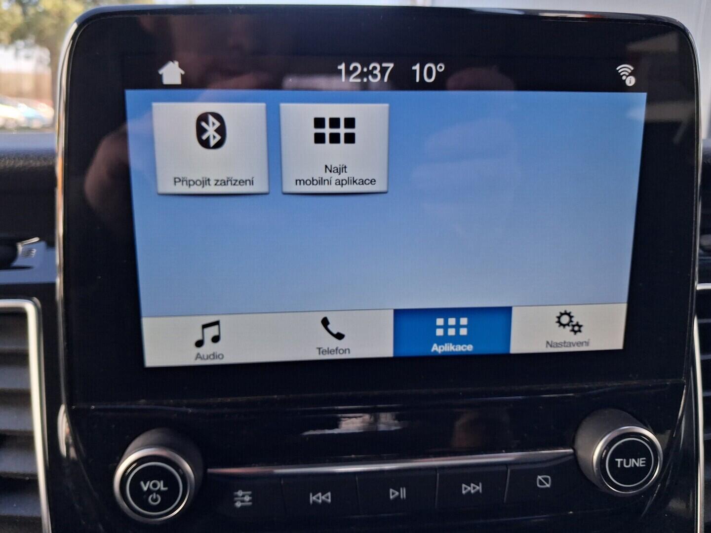 OM190V02767_25.webp_TOURNEO CUSTOM Titanium 2.0 TDCI 125 kW manuál