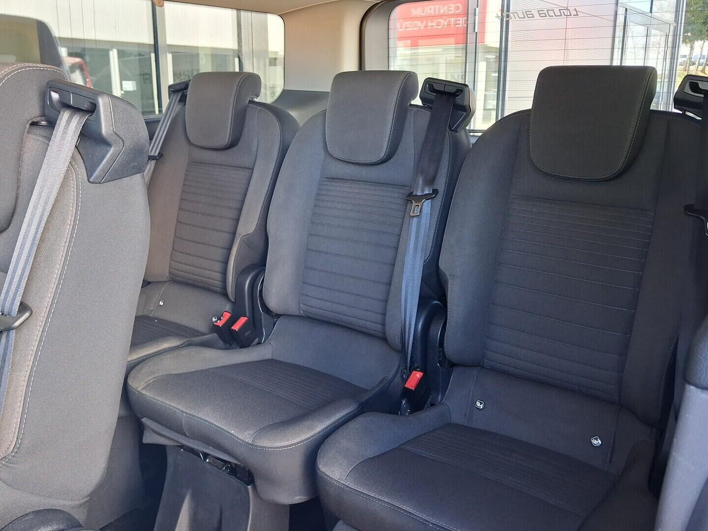 OM190V02767_30.webp_TOURNEO CUSTOM Titanium 2.0 TDCI 125 kW manuál