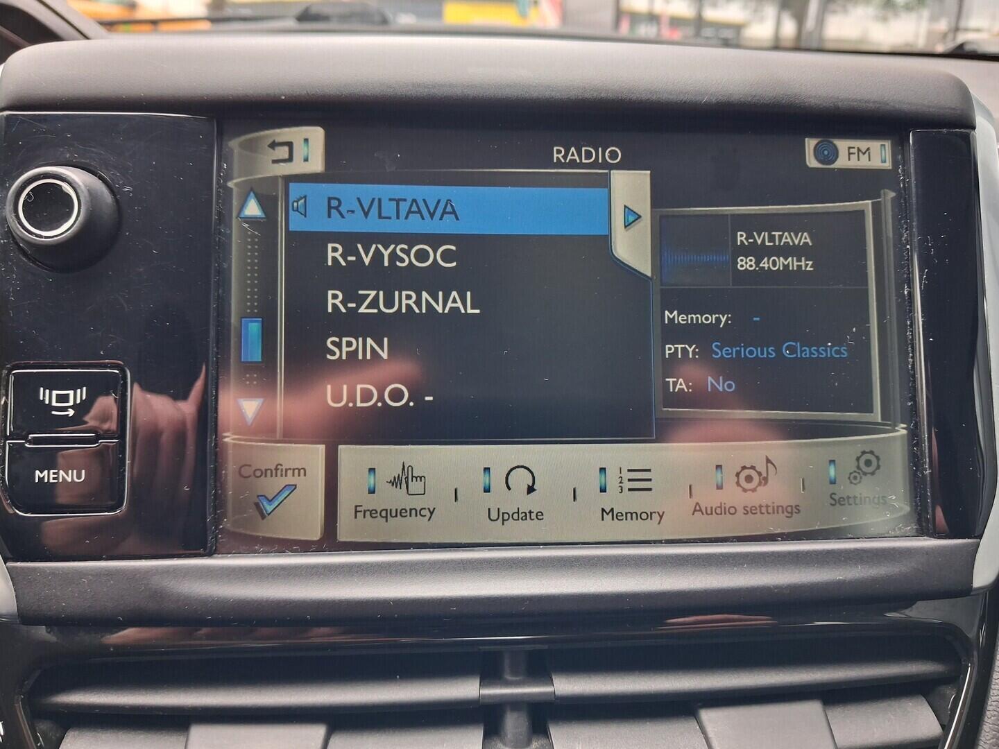 OM190V02768_24.webp_208 Active 1.0 Puretech 50 kW manuál