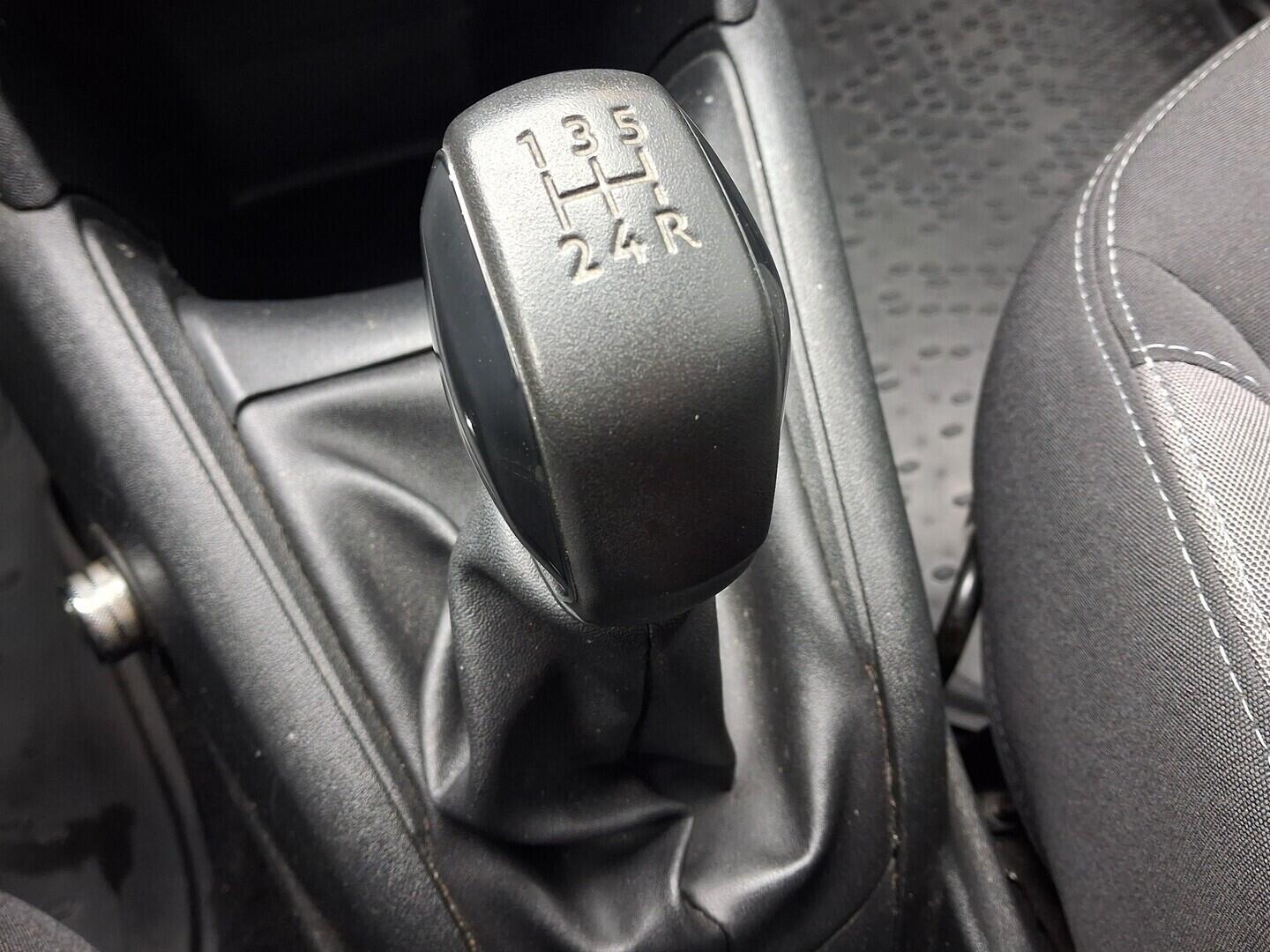 OM190V02768_28.webp_208 Active 1.0 Puretech 50 kW manuál