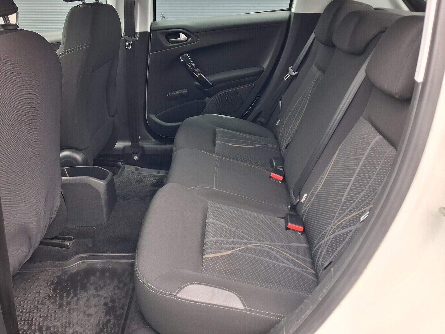 OM190V02768_29.webp_208 Active 1.0 Puretech 50 kW manuál