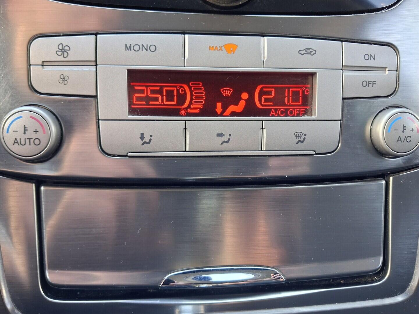 OM190V02773_27.webp_MONDEO Titanium 2.0 TDCi 103 kW manuál