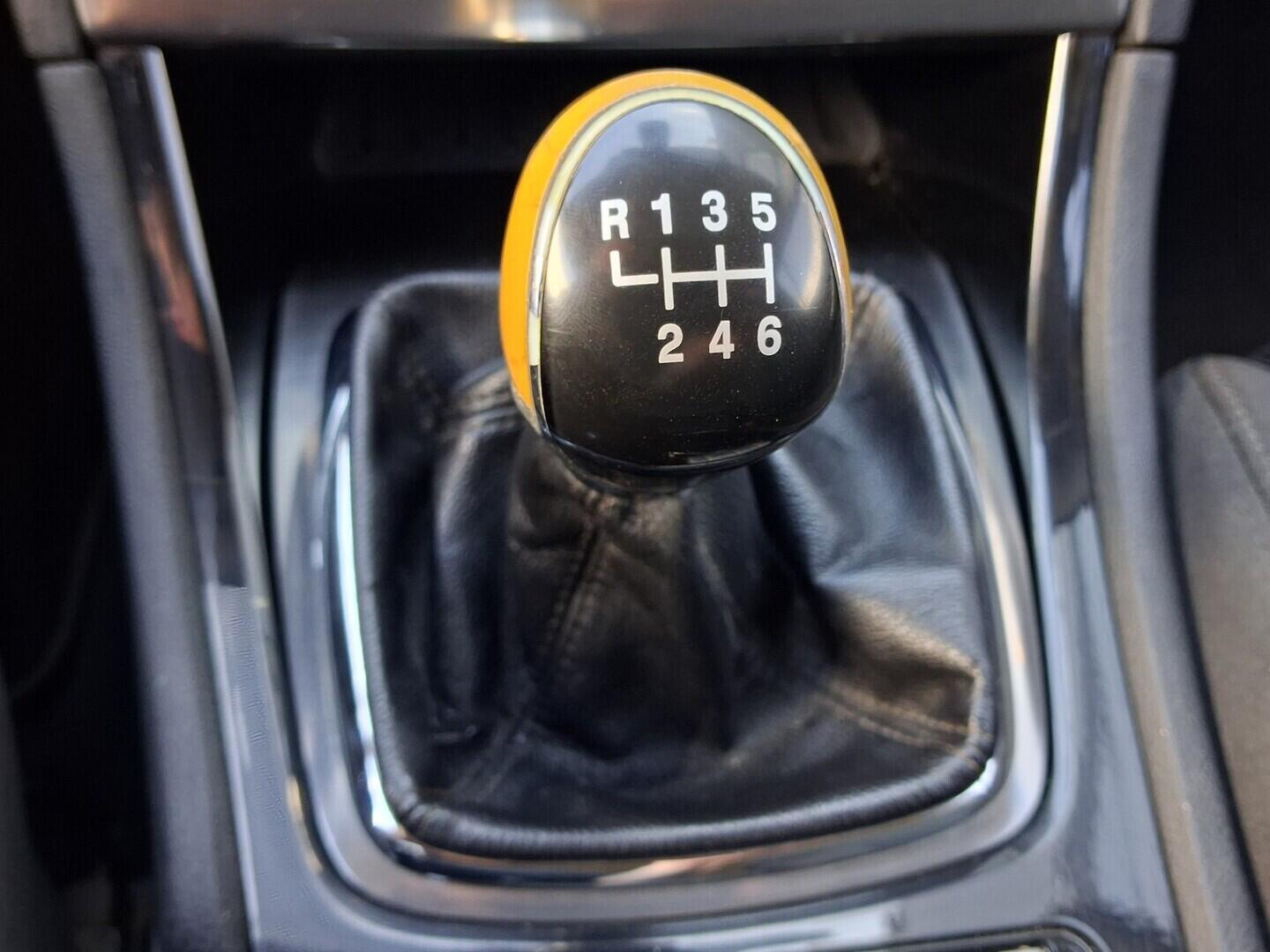 OM190V02773_28.webp_MONDEO Titanium 2.0 TDCi 103 kW manuál