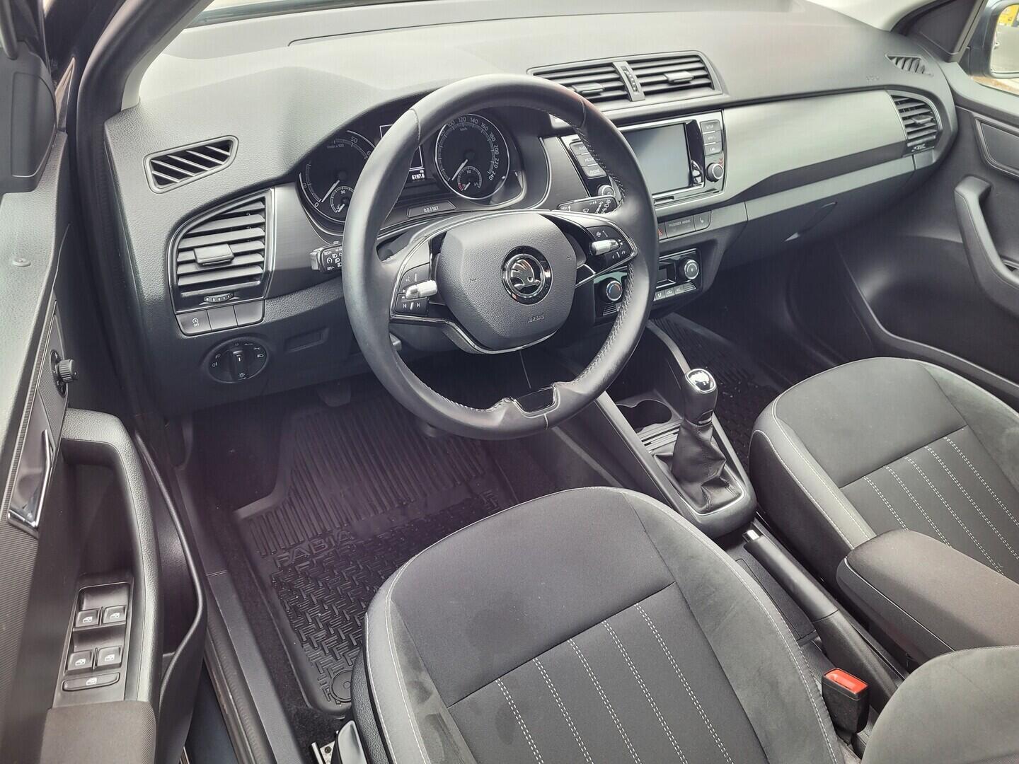 OM190V02775_19.webp_FABIA Style Plus 1.0 TSI 70 kW manuál