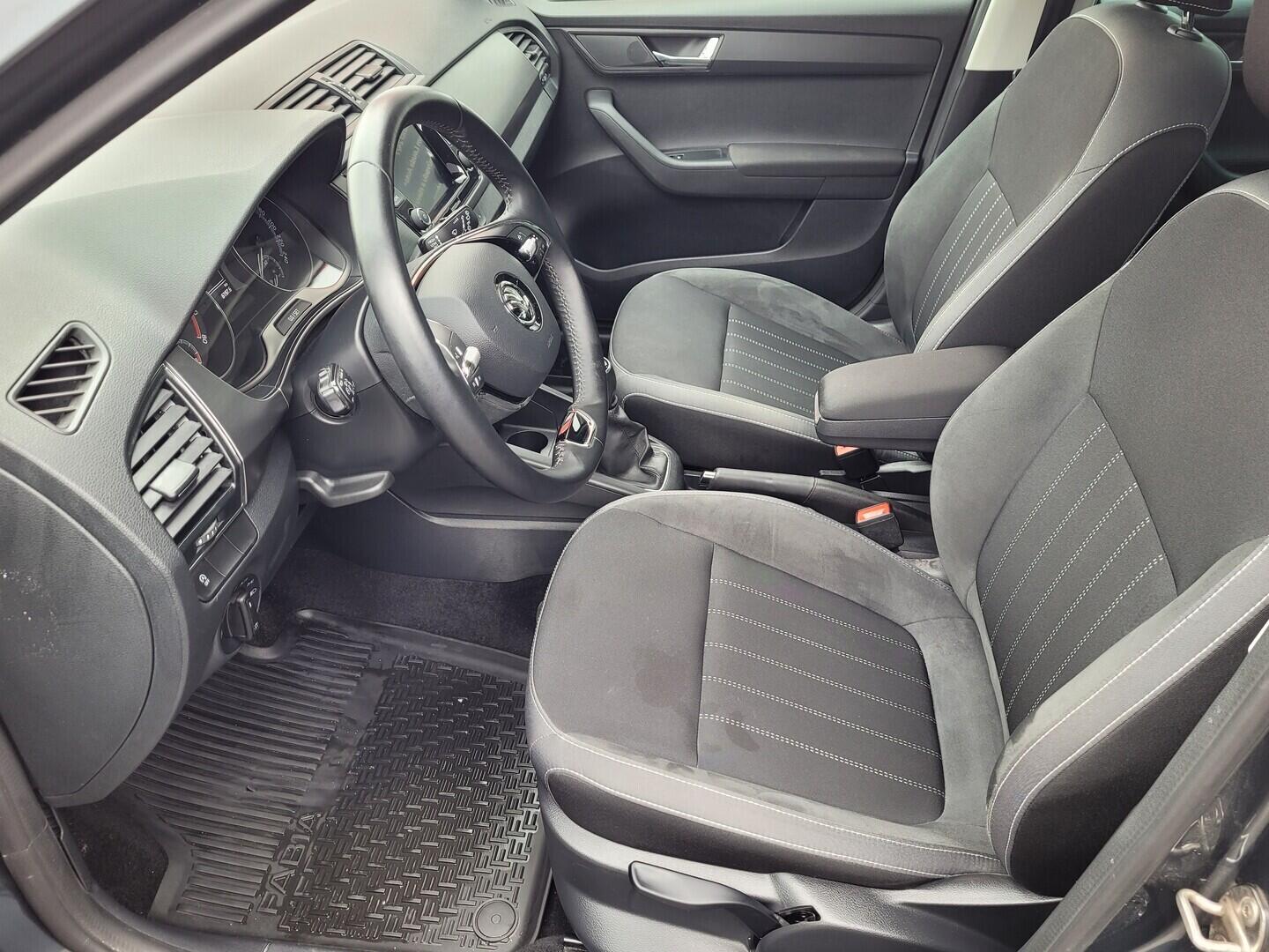 OM190V02775_20.webp_FABIA Style Plus 1.0 TSI 70 kW manuál