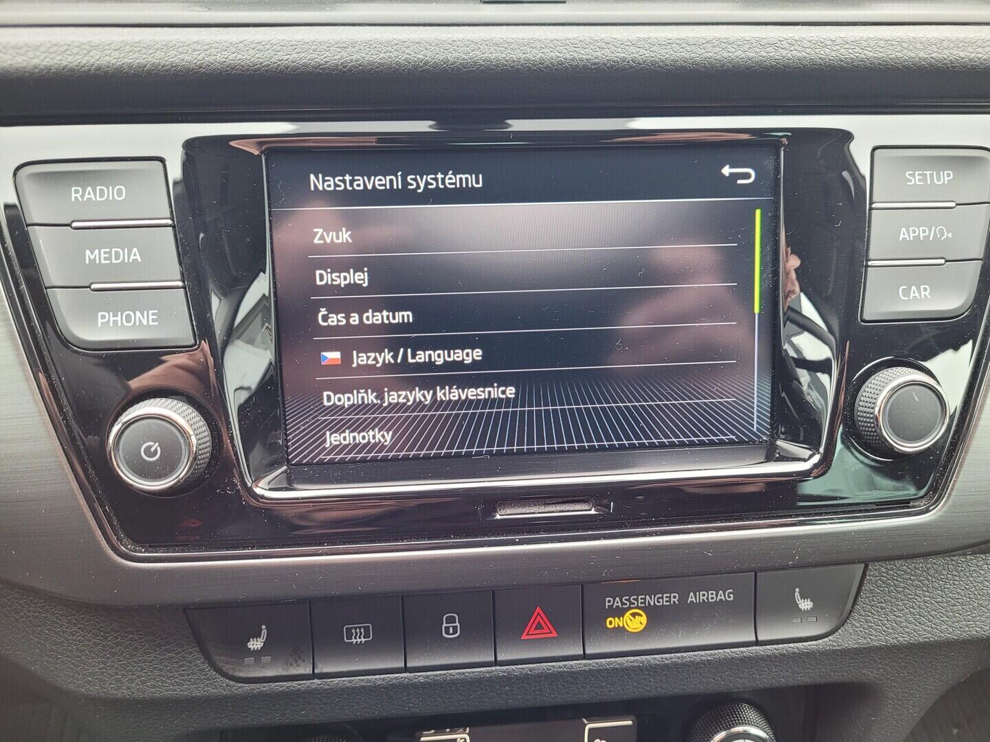 OM190V02775_26.webp_FABIA Style Plus 1.0 TSI 70 kW manuál