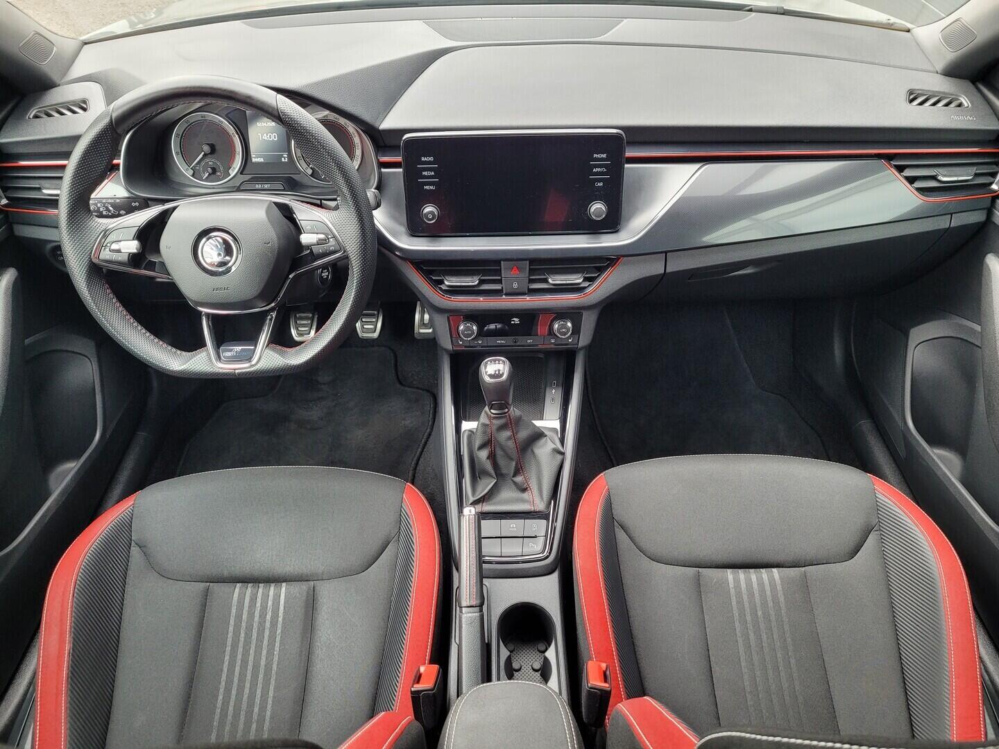 OM190V02777_18.webp_SCALA Monte Carlo 1.5 TSI 110 kW manuál