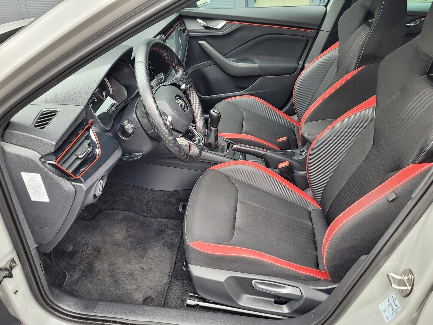 OM190V02777_20.webp_SCALA Monte Carlo 1.5 TSI 110 kW manuál