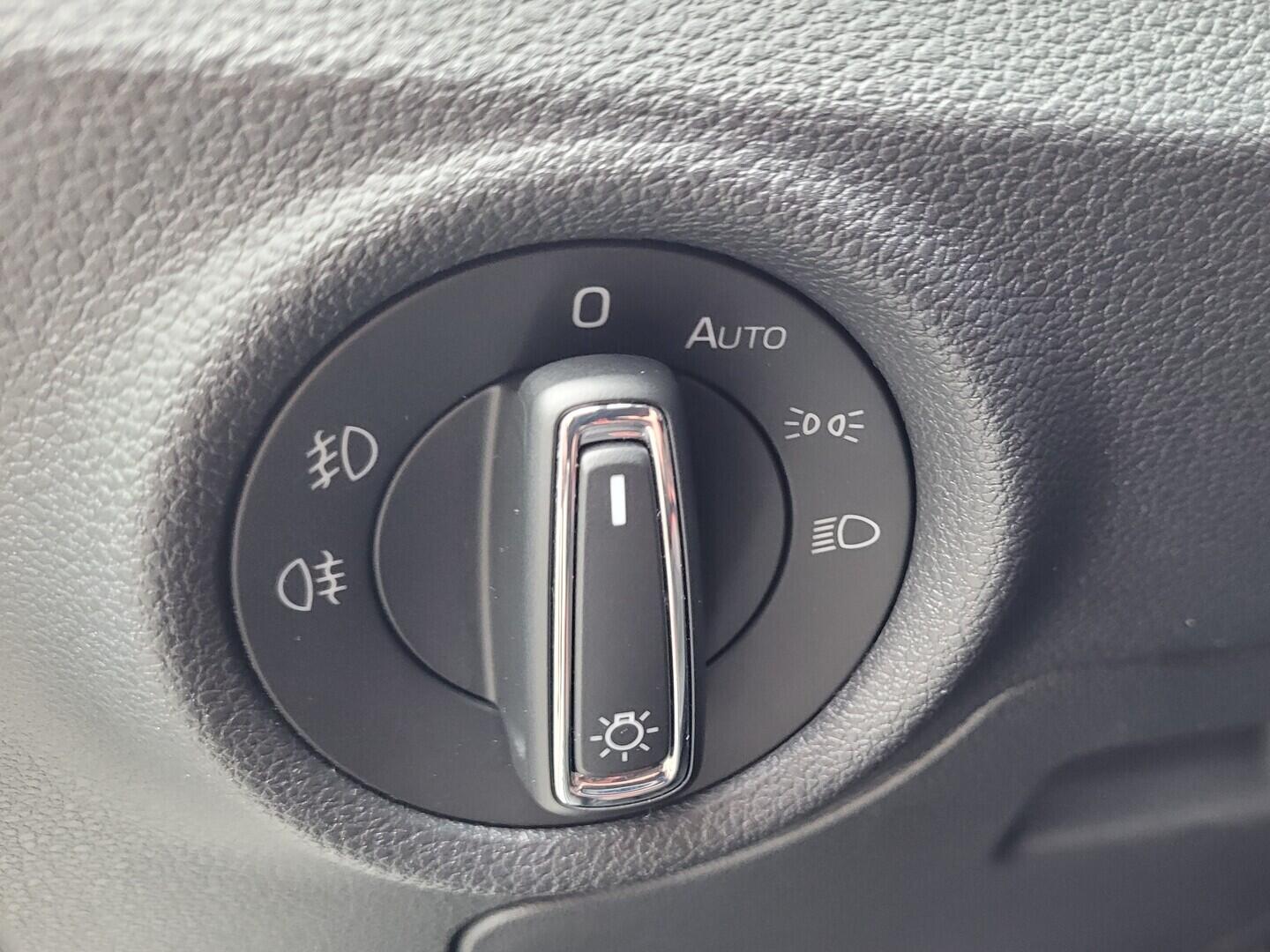 OM190V02777_22.webp_SCALA Monte Carlo 1.5 TSI 110 kW manuál