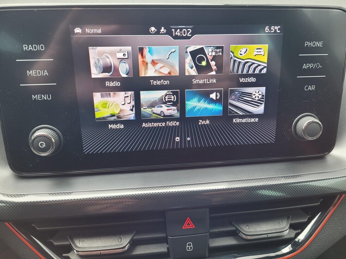 OM190V02777_23.webp_SCALA Monte Carlo 1.5 TSI 110 kW manuál