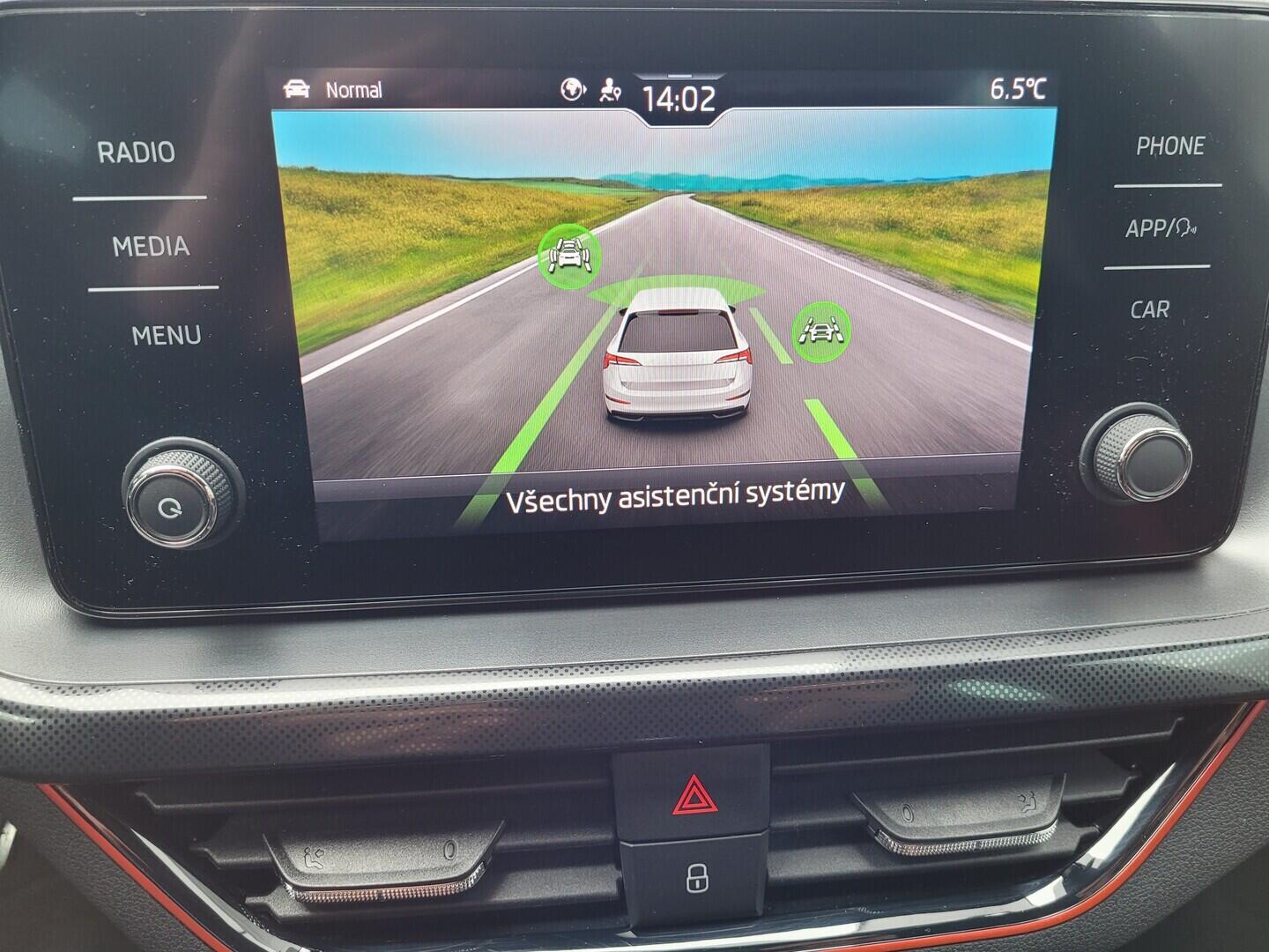 OM190V02777_24.webp_SCALA Monte Carlo 1.5 TSI 110 kW manuál