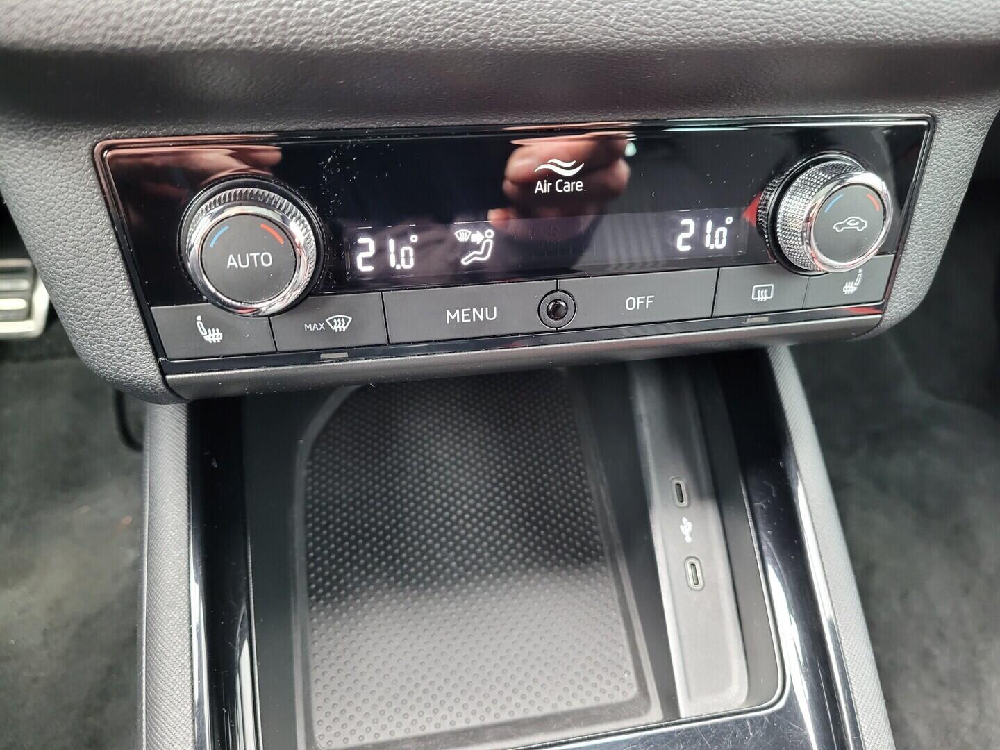 OM190V02777_28.webp_SCALA Monte Carlo 1.5 TSI 110 kW manuál