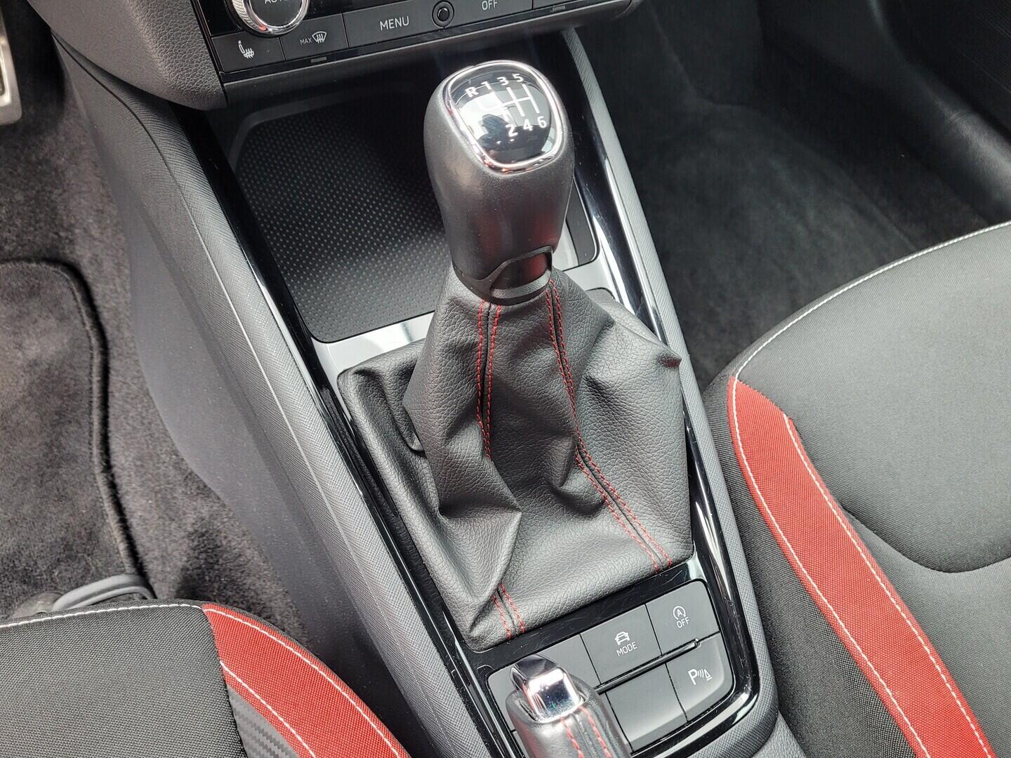 OM190V02777_29.webp_SCALA Monte Carlo 1.5 TSI 110 kW manuál