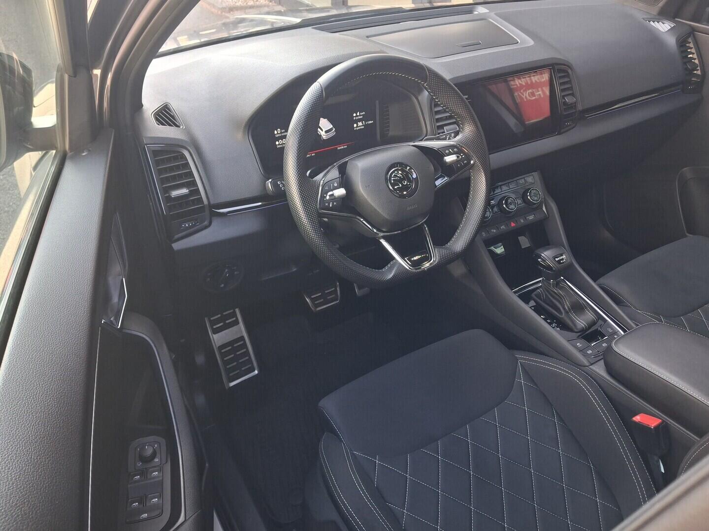 OM190V02778_19.webp_KAROQ SportLine 2.0 TDI 110 kW automat