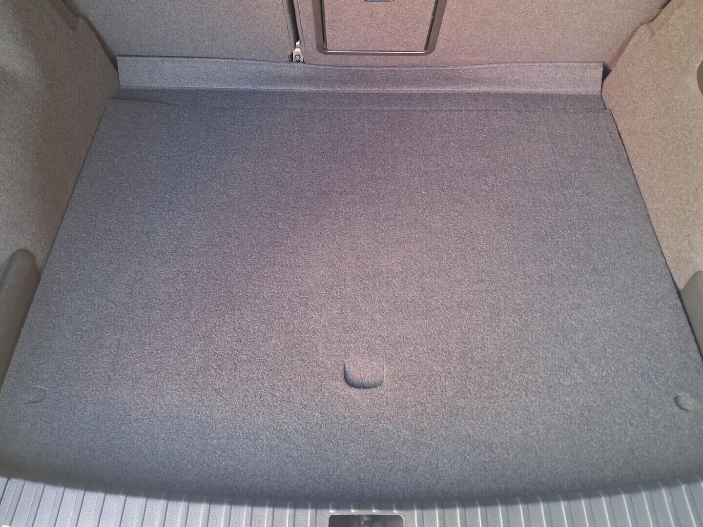 OM190V02778_32.webp_KAROQ SportLine 2.0 TDI 110 kW automat