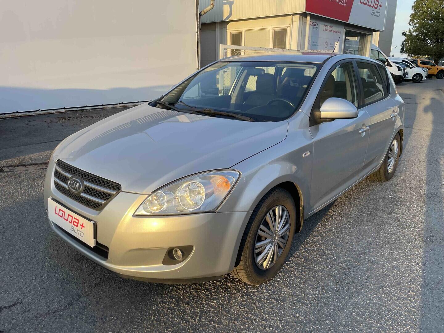 OM190V02782_10.webp_CEED  1.4 CVVT 80 kW manuál