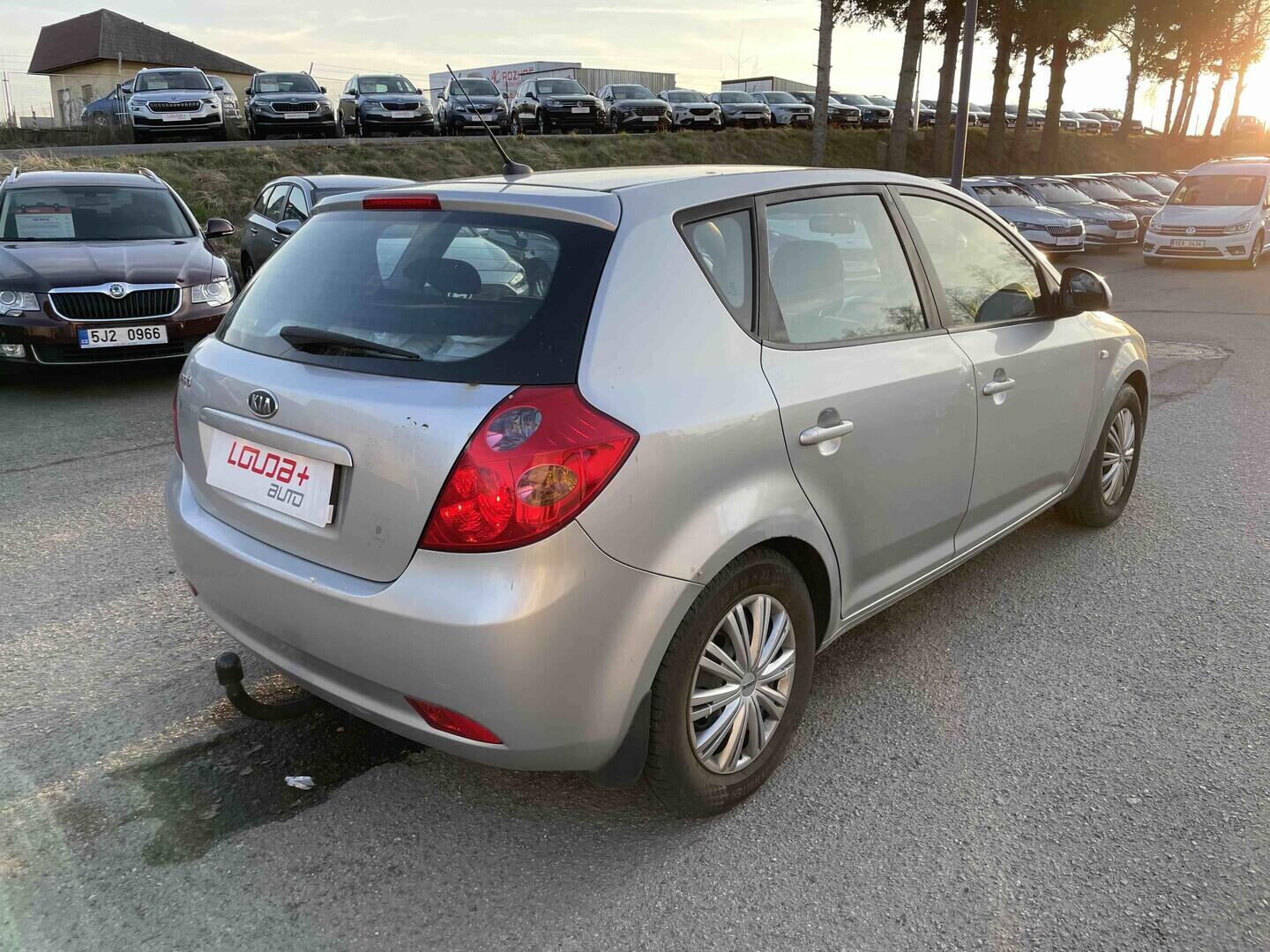 OM190V02782_11.webp_CEED  1.4 CVVT 80 kW manuál