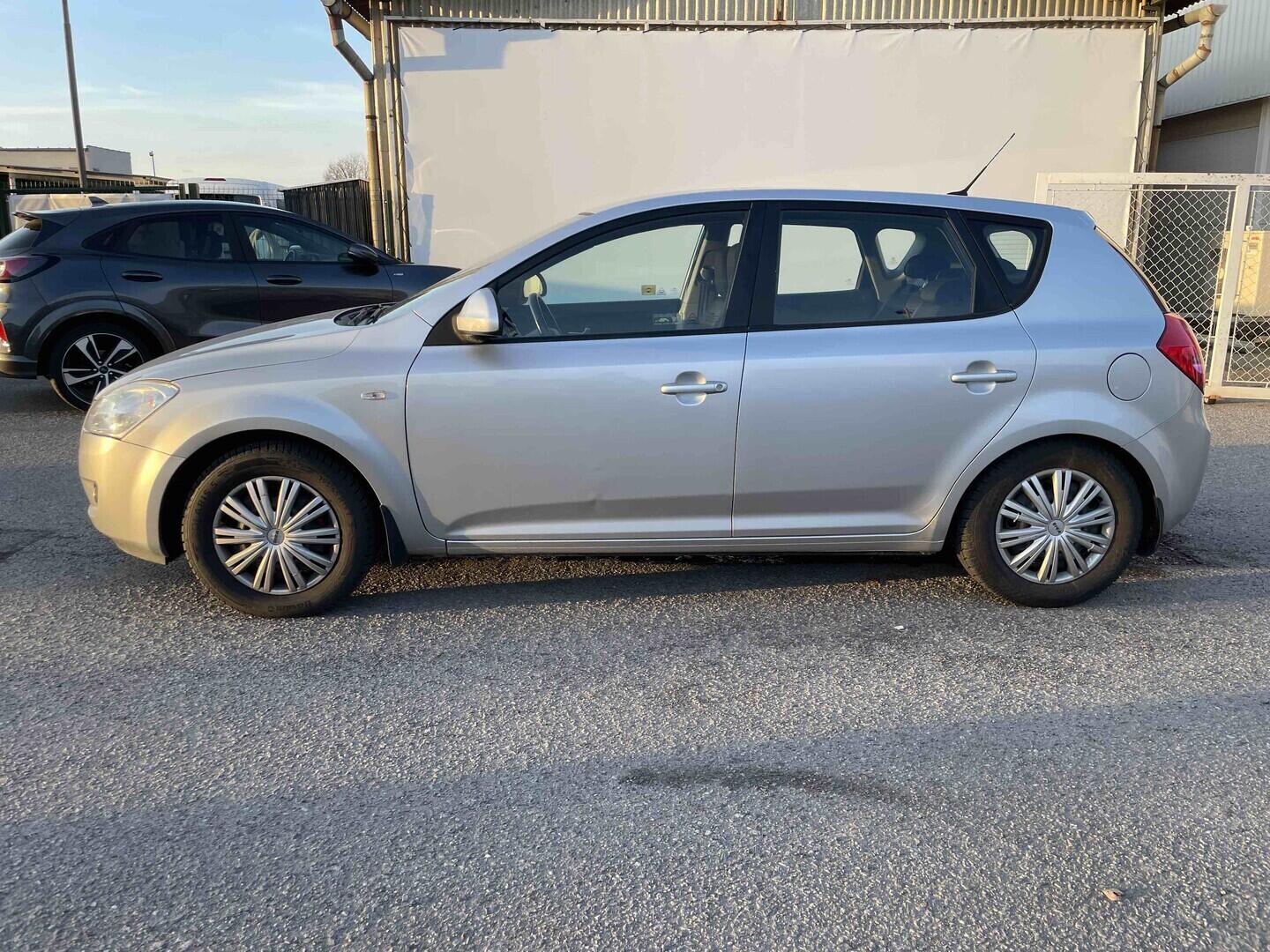 OM190V02782_12.webp_CEED  1.4 CVVT 80 kW manuál