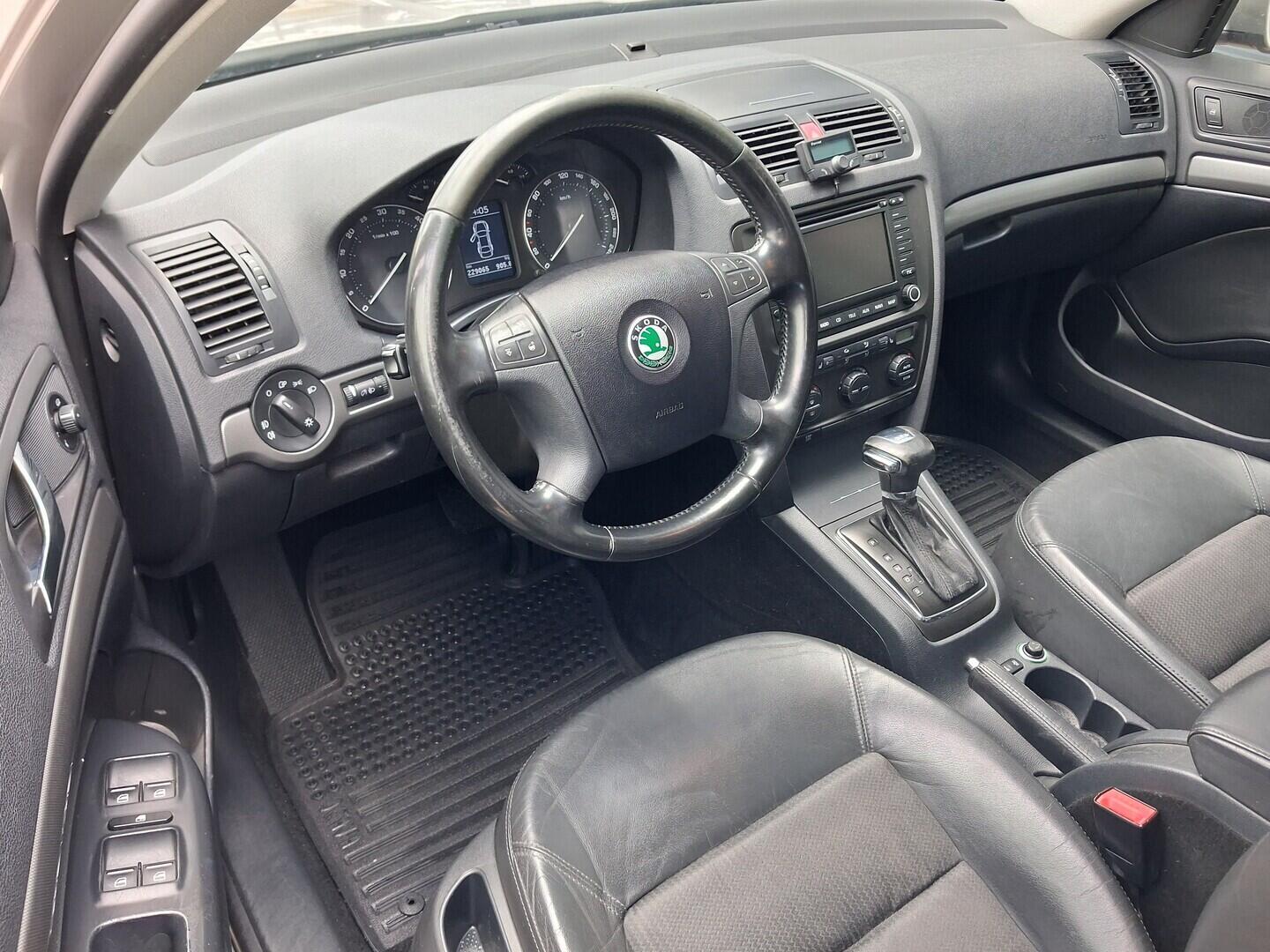 OM190V02784_19.webp_OCTAVIA Elegance 2.0 TDI 103 kW automat