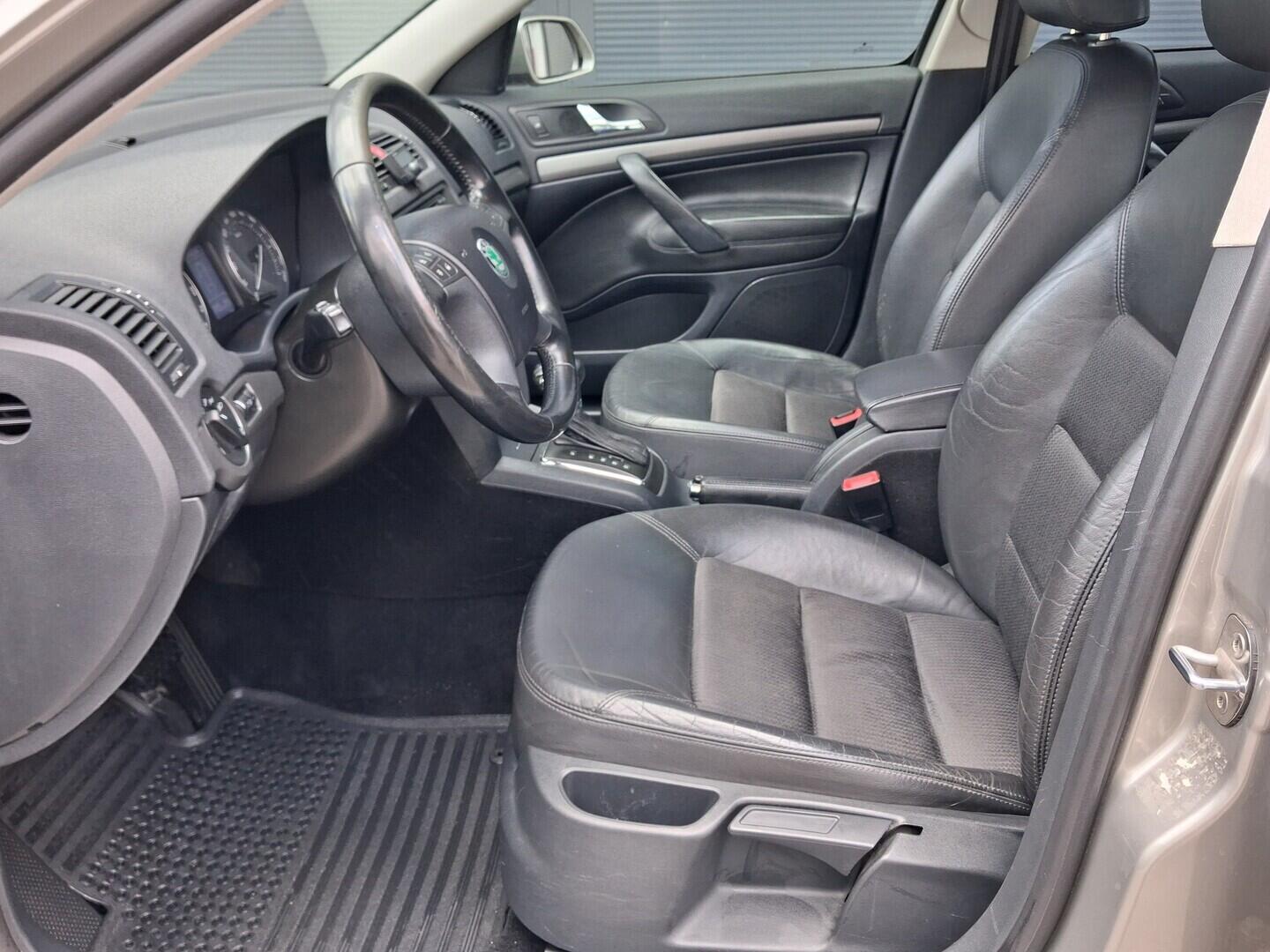 OM190V02784_20.webp_OCTAVIA Elegance 2.0 TDI 103 kW automat