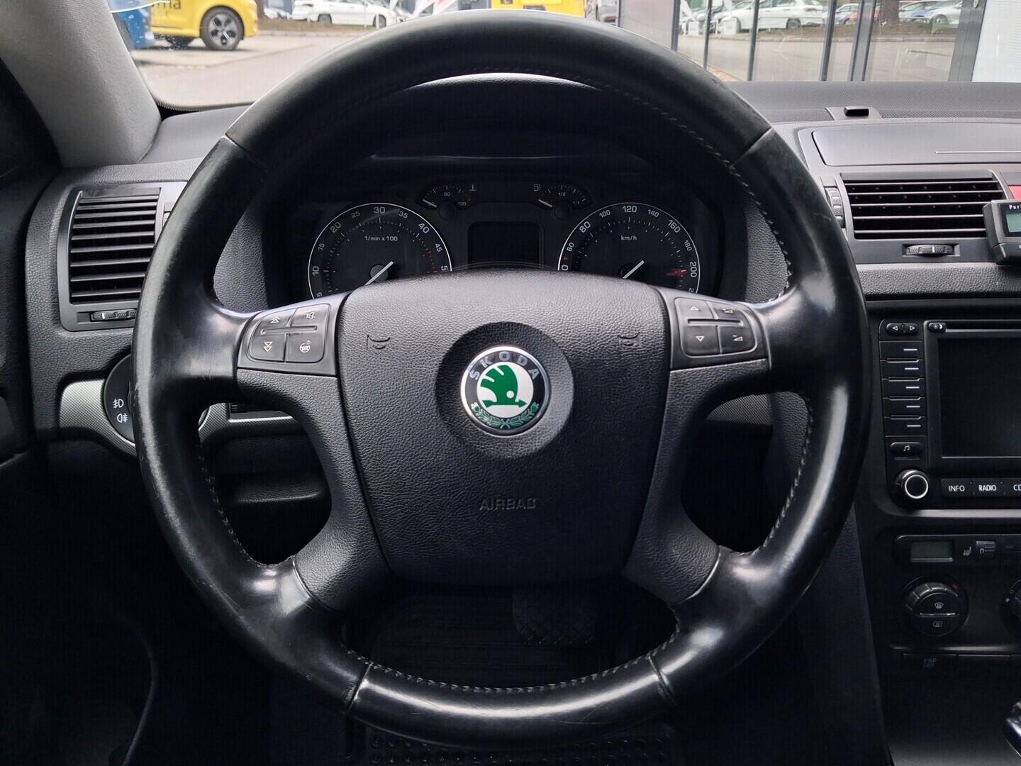 OM190V02784_23.webp_OCTAVIA Elegance 2.0 TDI 103 kW automat