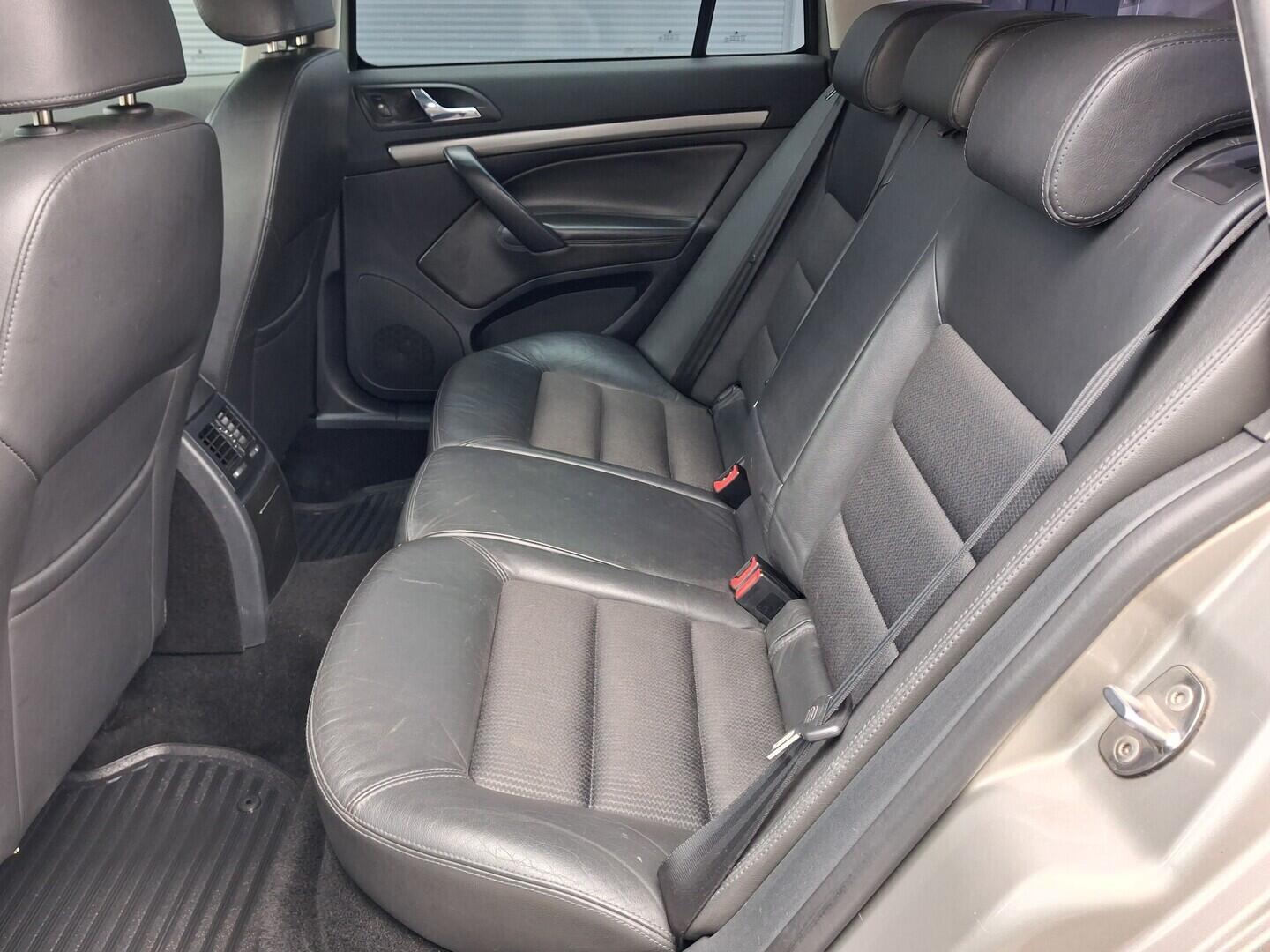 OM190V02784_29.webp_OCTAVIA Elegance 2.0 TDI 103 kW automat