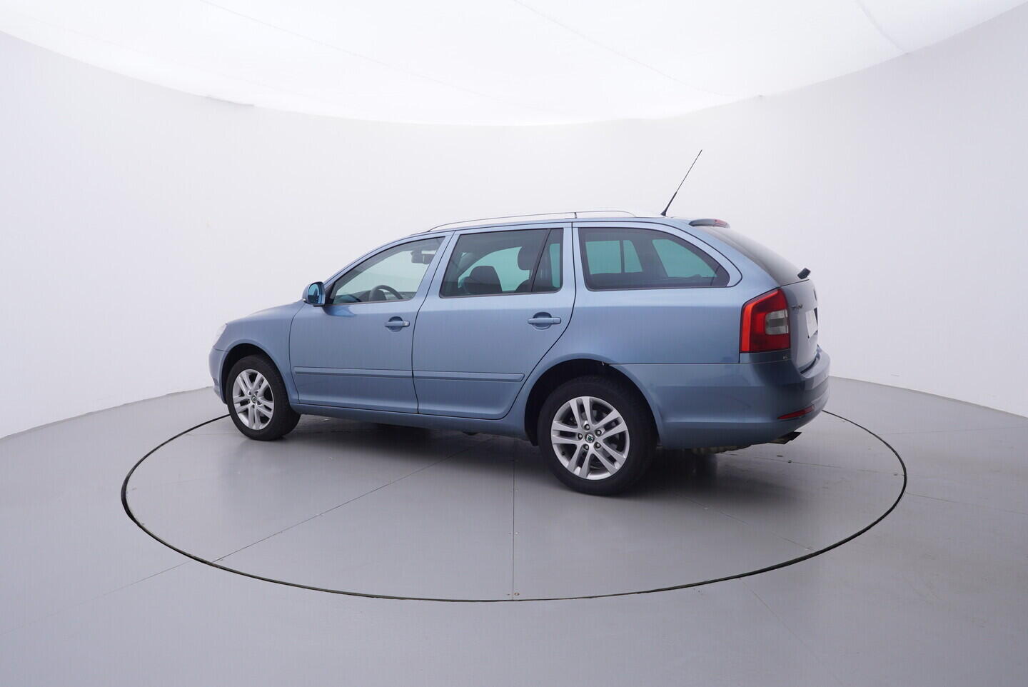 OM190V02789_12.webp_OCTAVIA Style 1.6 TDI 77 kW manuál