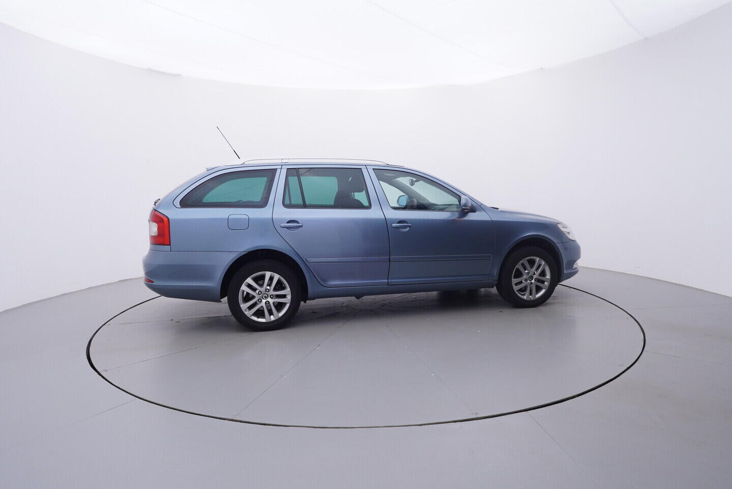 OM190V02789_15.webp_OCTAVIA Style 1.6 TDI 77 kW manuál