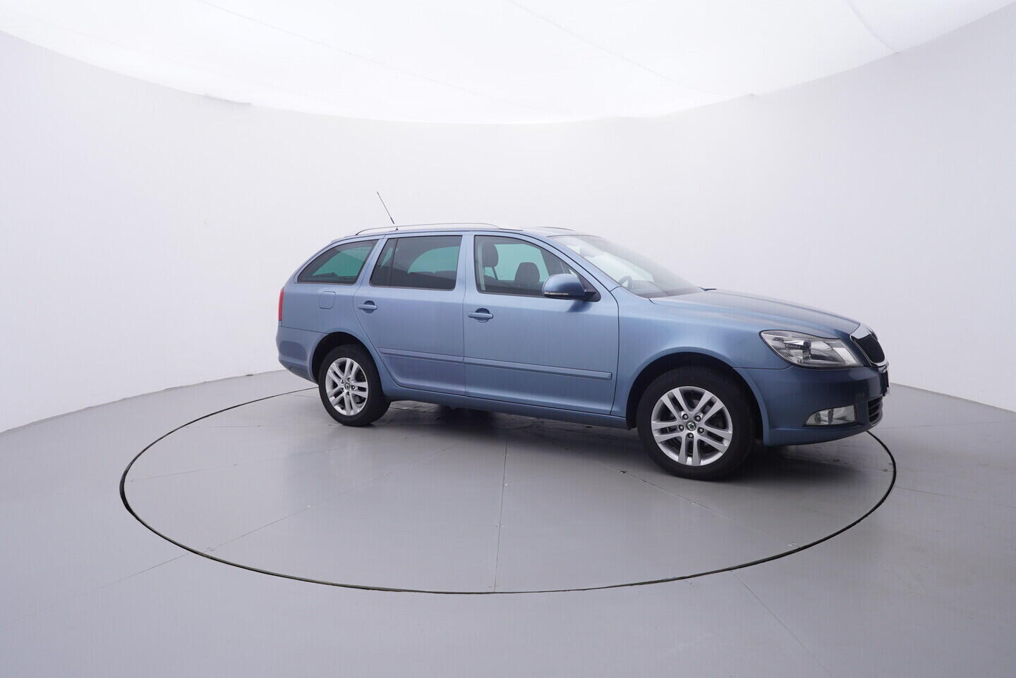 OM190V02789_16.webp_OCTAVIA Style 1.6 TDI 77 kW manuál