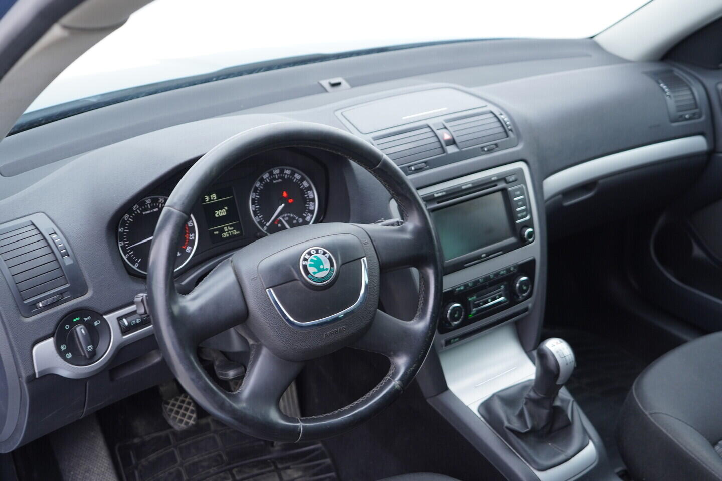 OM190V02789_21.webp_OCTAVIA Style 1.6 TDI 77 kW manuál