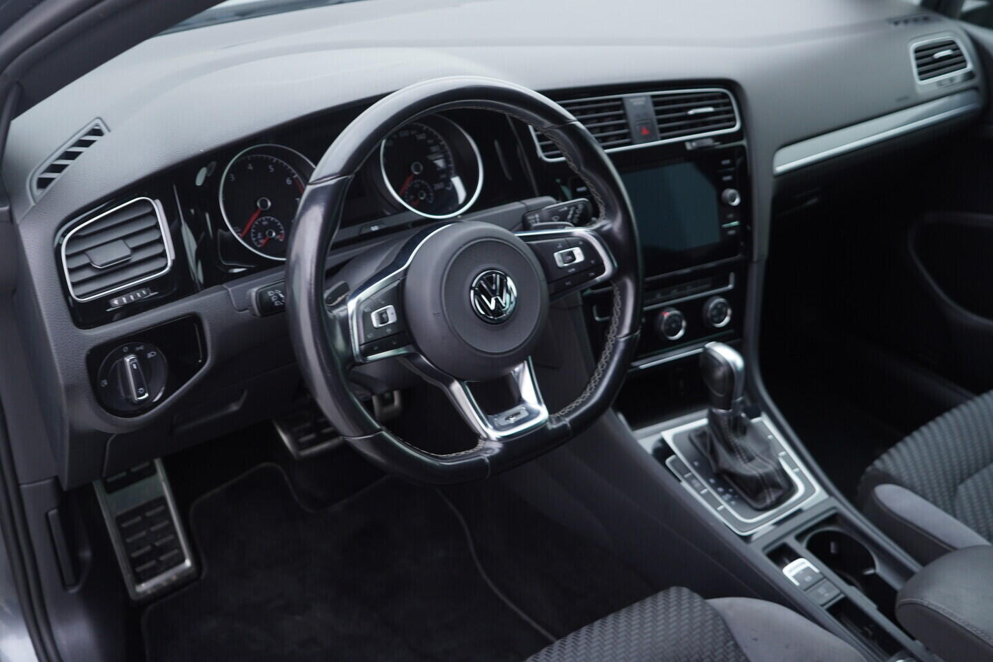 OM190V02790_21.webp_GOLF Sport 1.5 TSI 110 kW automat